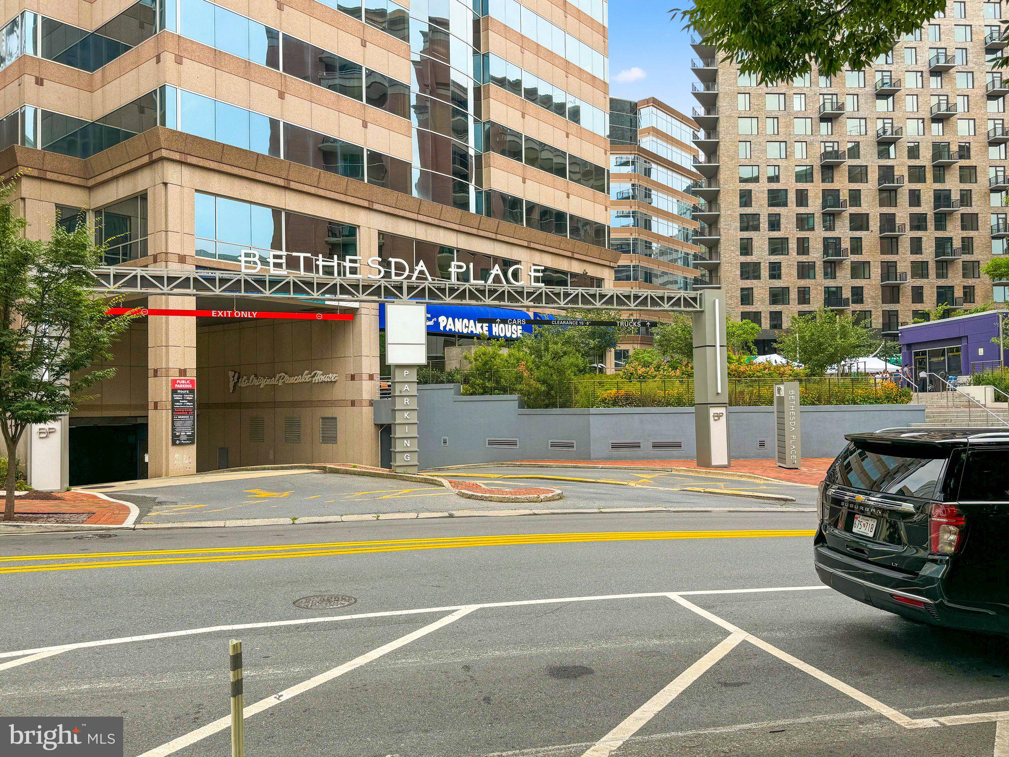 GREENWICH FOREST - Residential