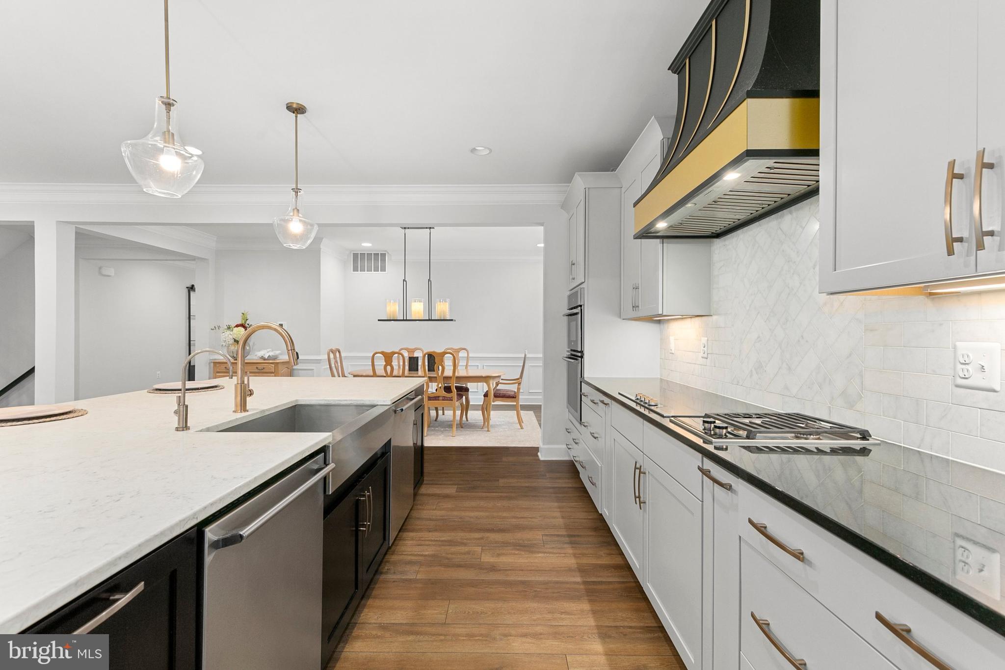 GREENWICH FOREST - Residential