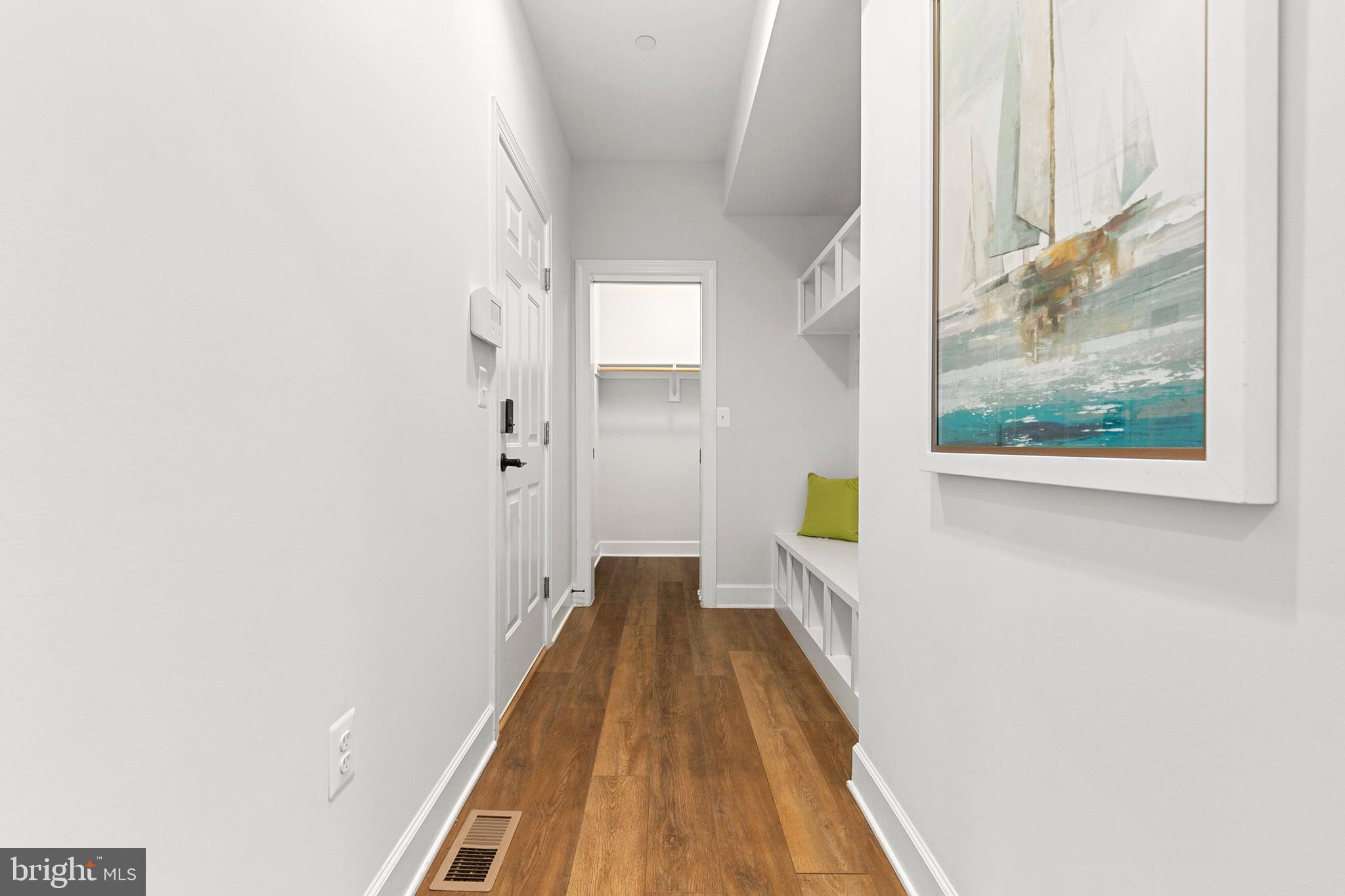 GREENWICH FOREST - Residential