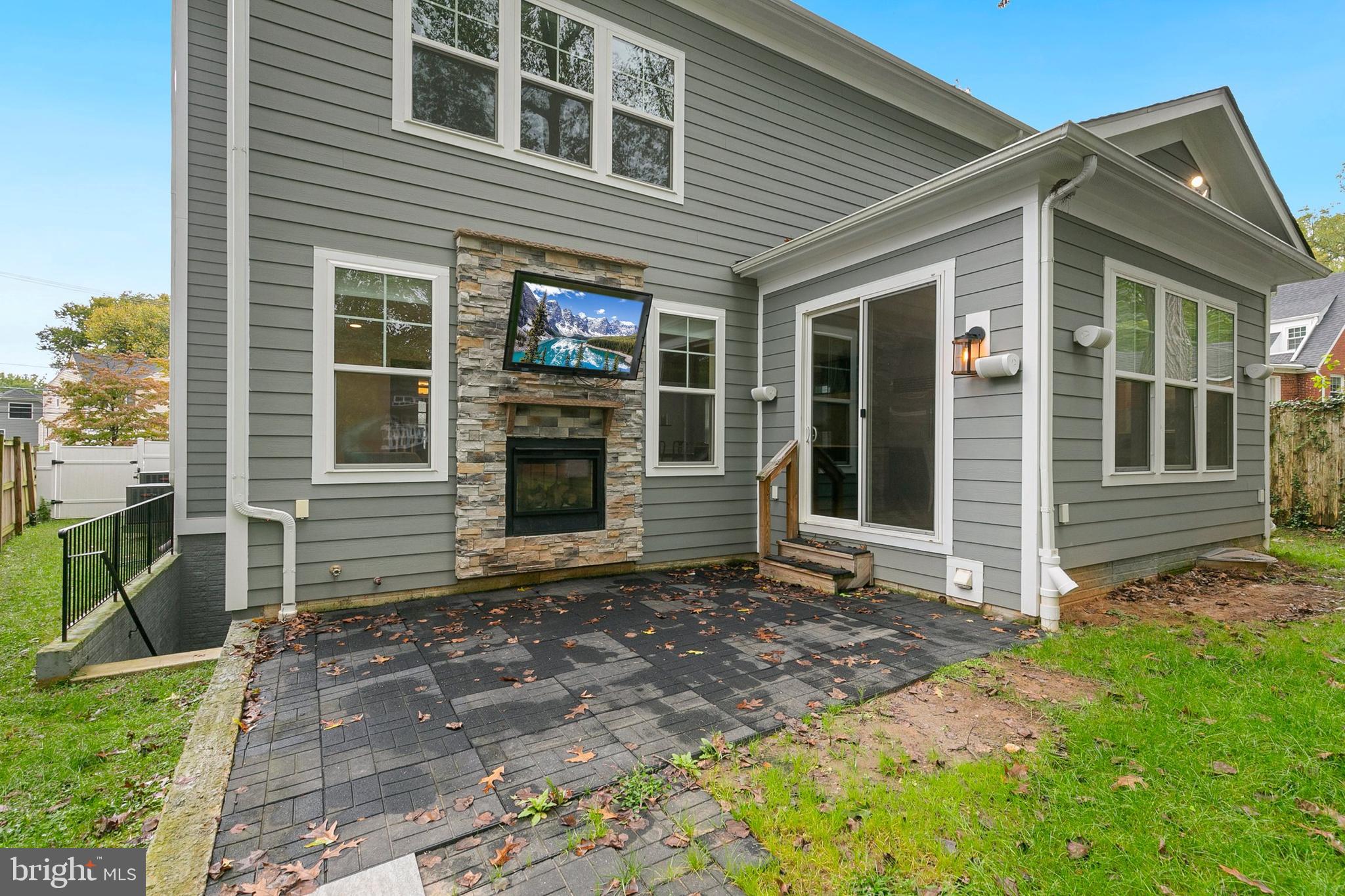 GREENWICH FOREST - Residential