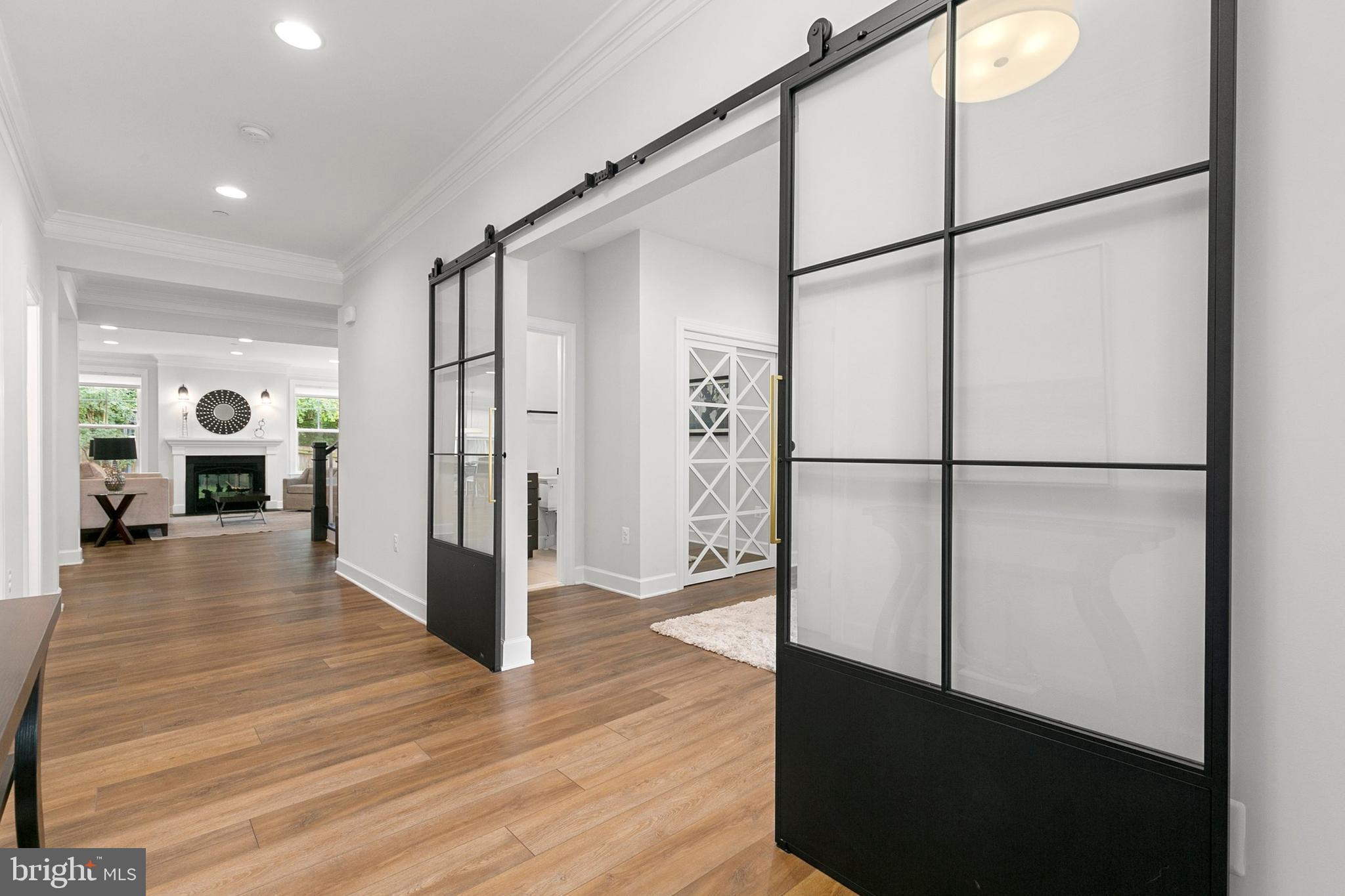 GREENWICH FOREST - Residential