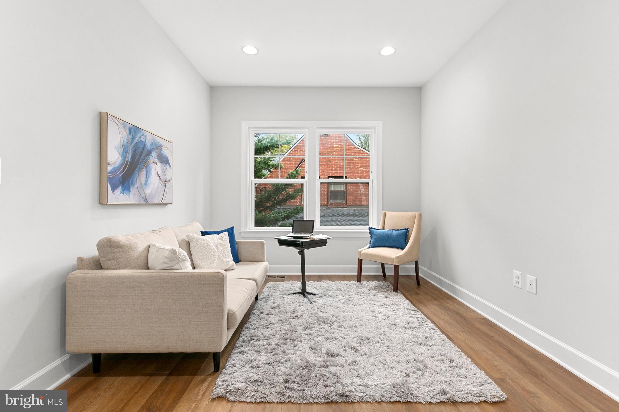 GREENWICH FOREST - Residential