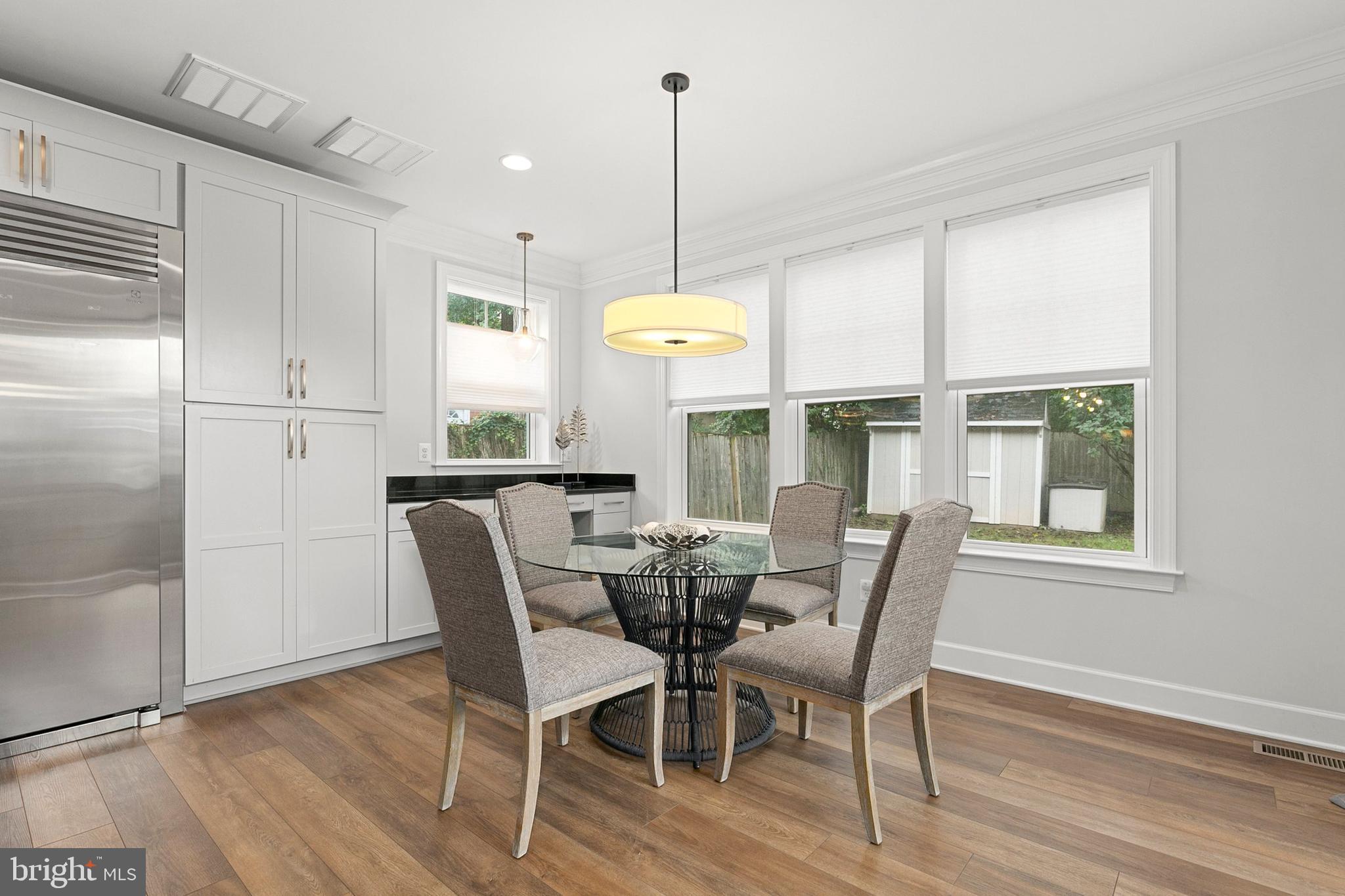 GREENWICH FOREST - Residential