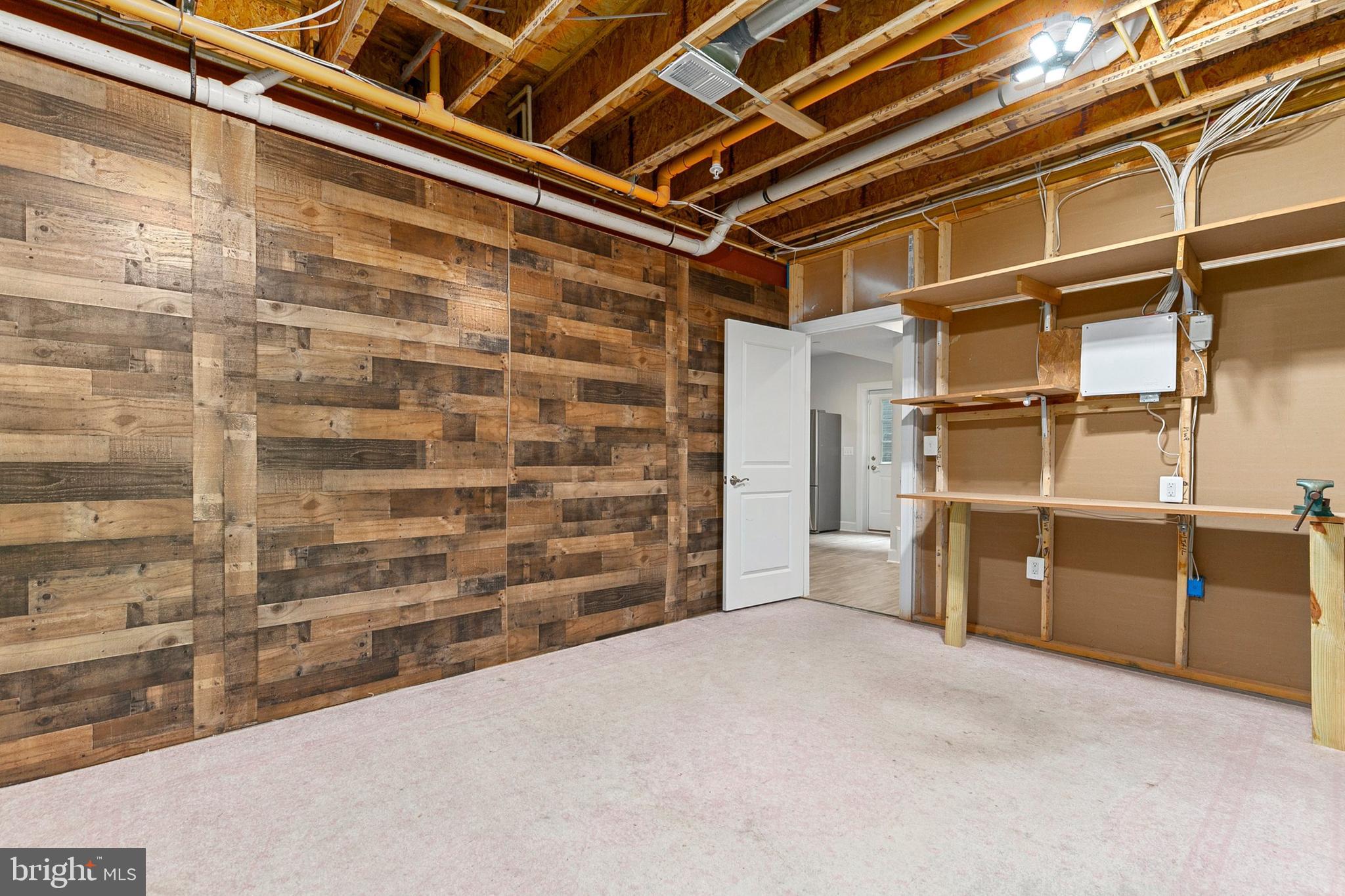 GREENWICH FOREST - Residential