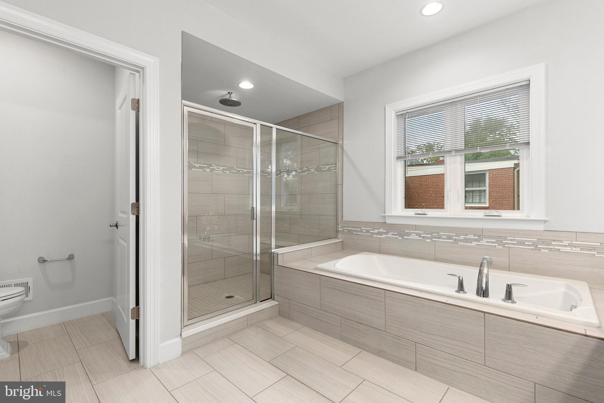 GREENWICH FOREST - Residential