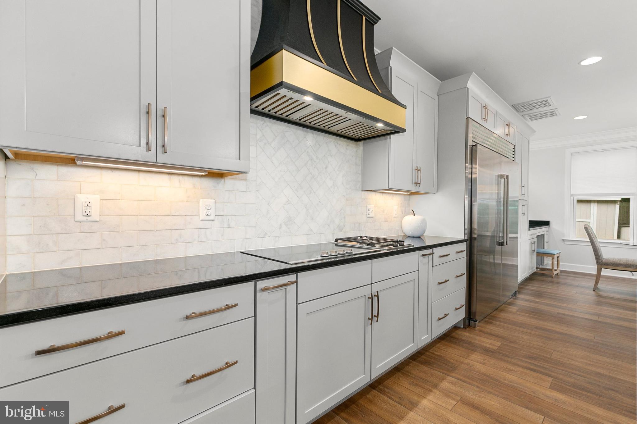 GREENWICH FOREST - Residential