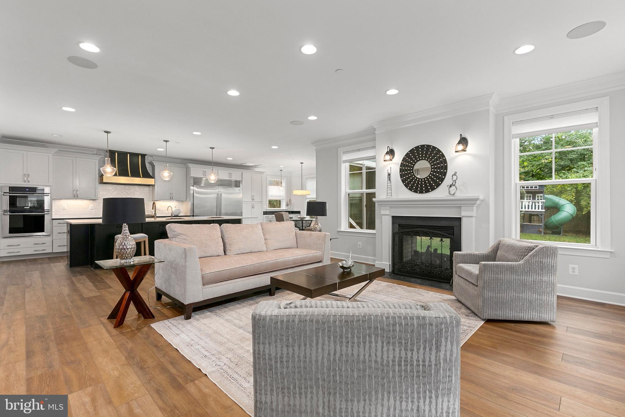 GREENWICH FOREST - Residential