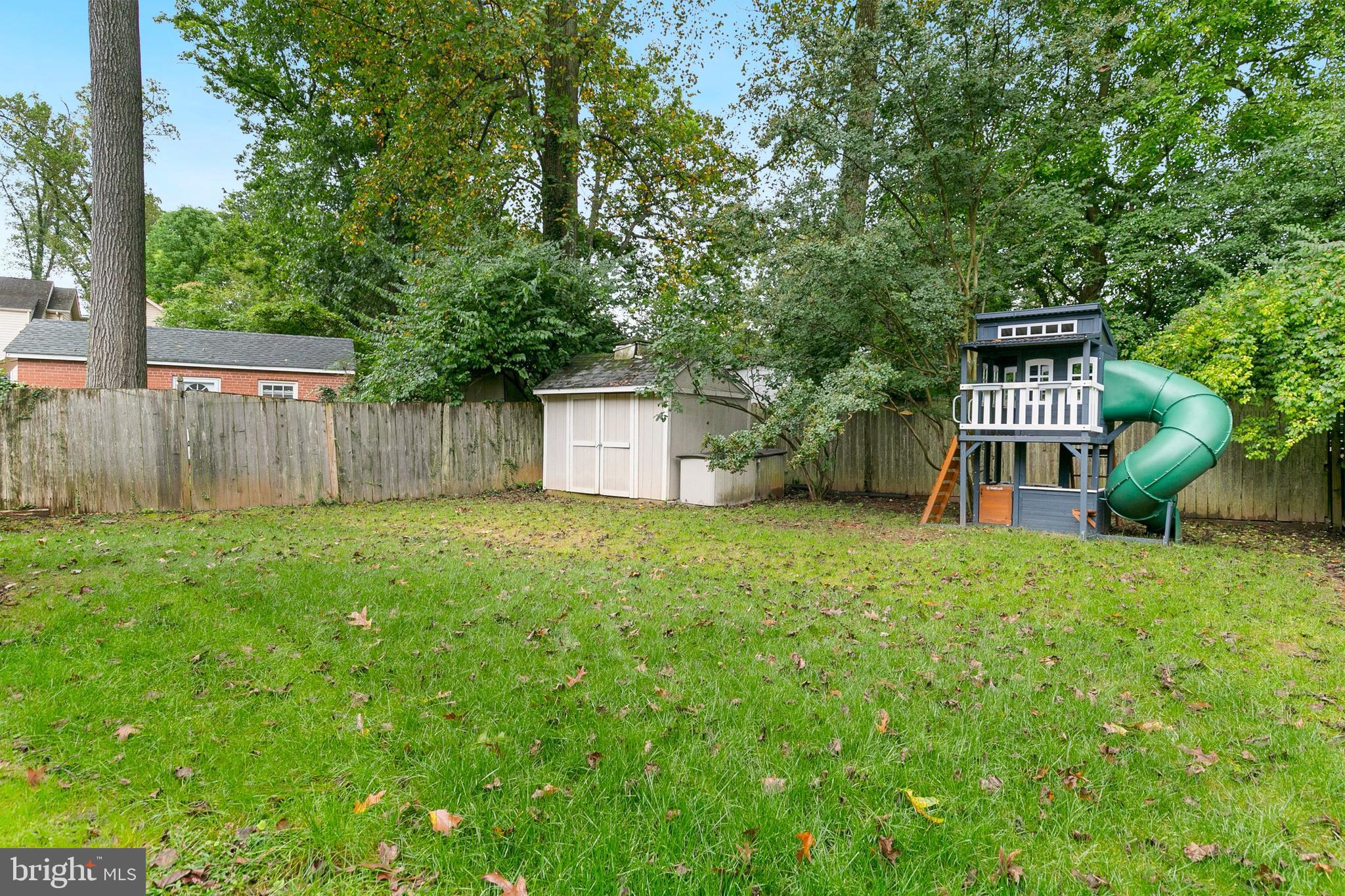 GREENWICH FOREST - Residential