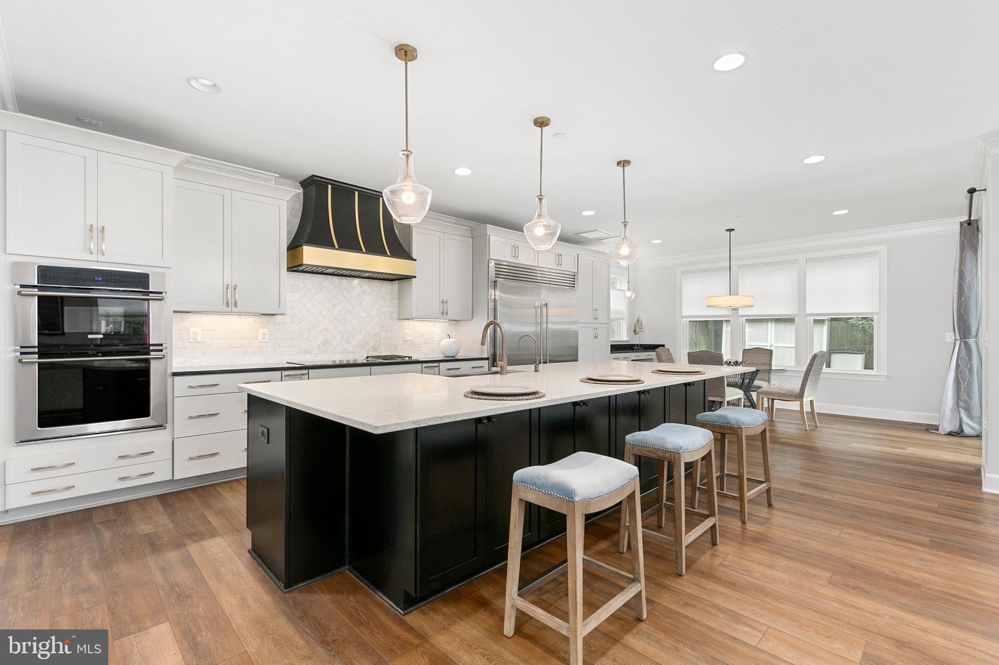 GREENWICH FOREST - Residential