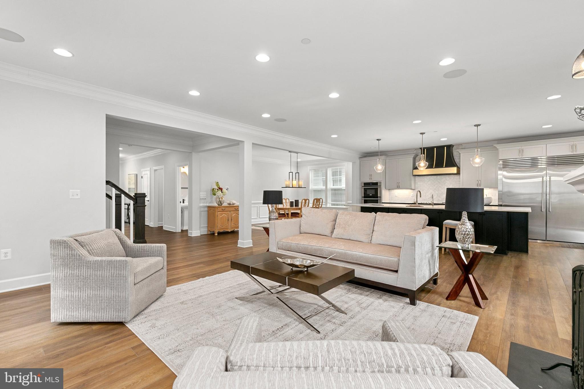 GREENWICH FOREST - Residential