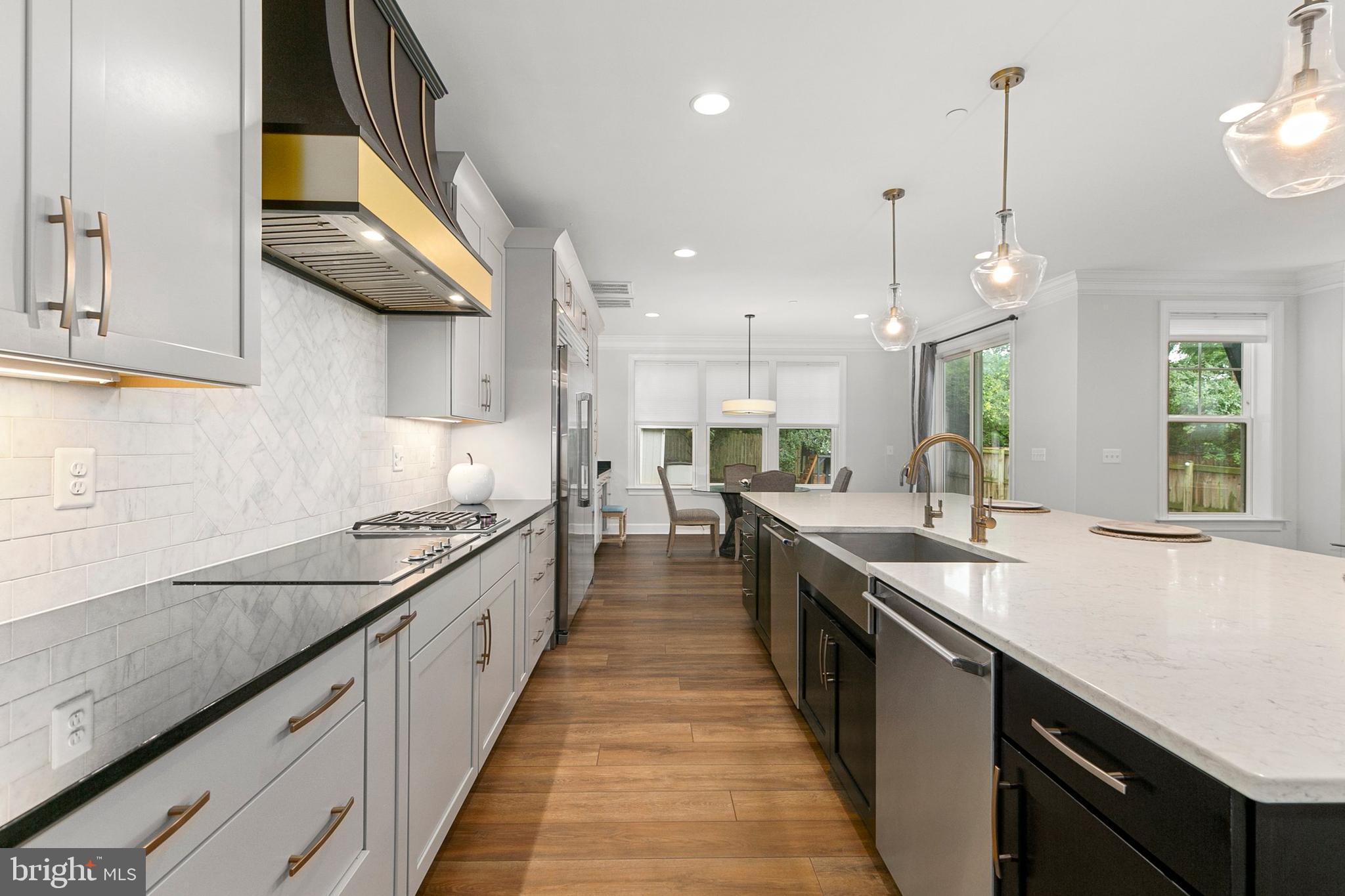 GREENWICH FOREST - Residential