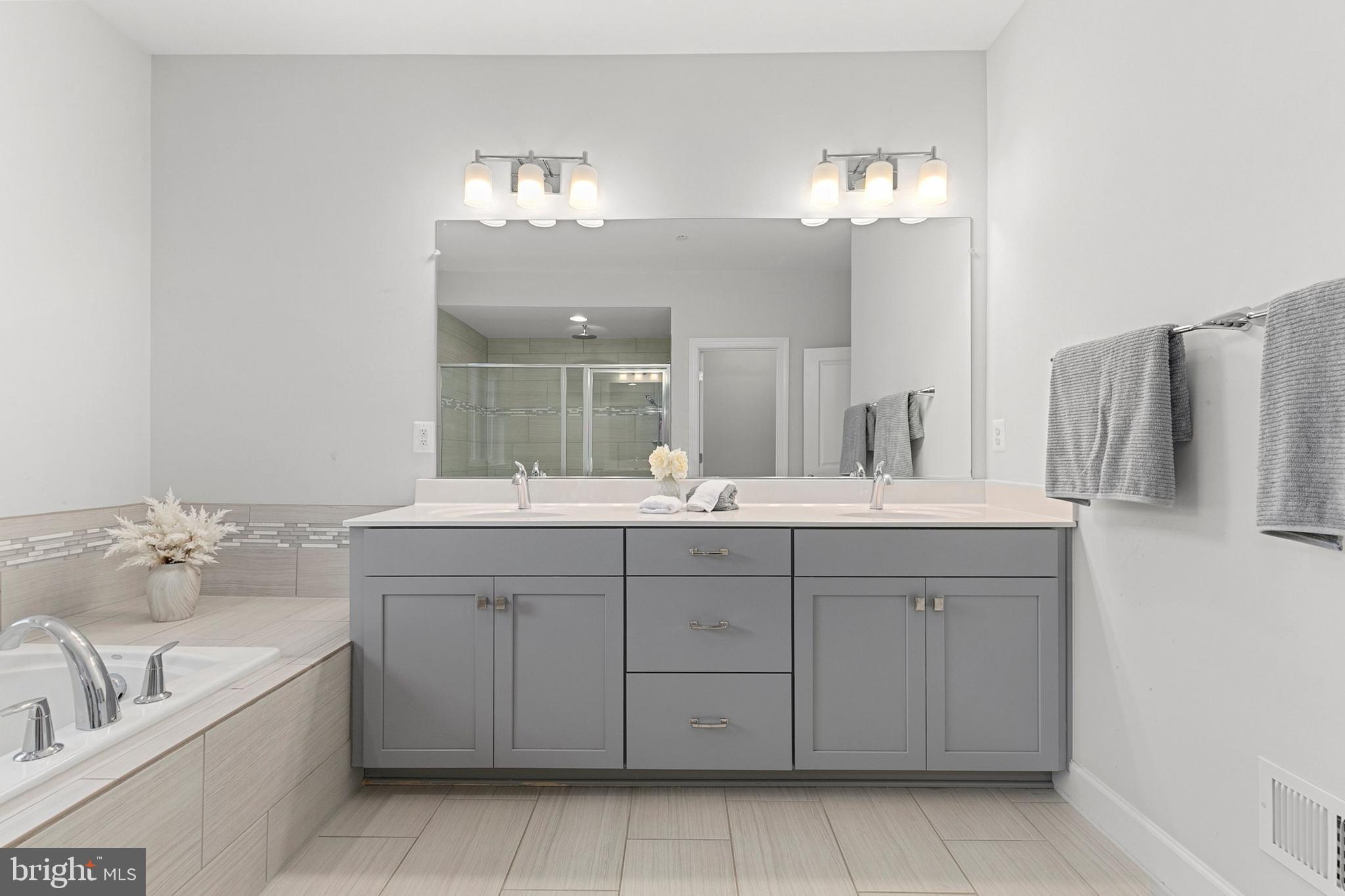 GREENWICH FOREST - Residential