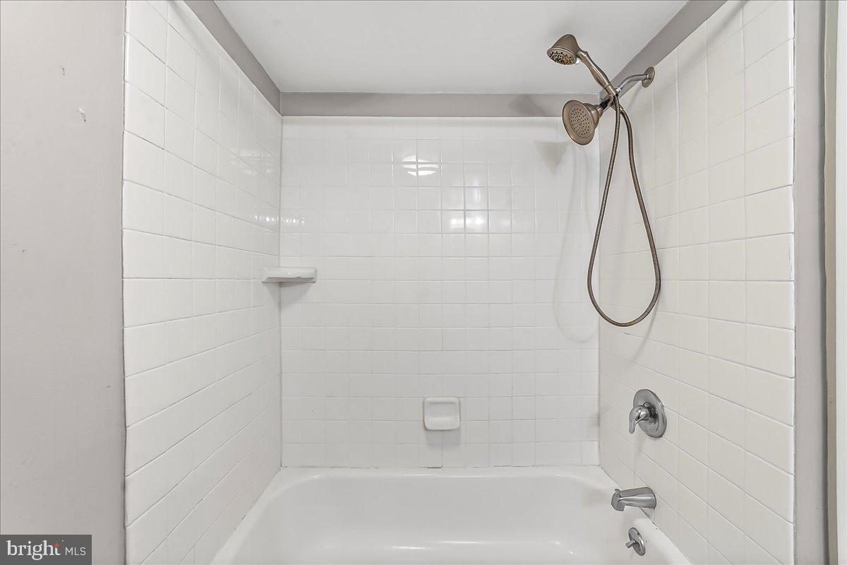 GOSHEN VALLEY III - Residential Lease