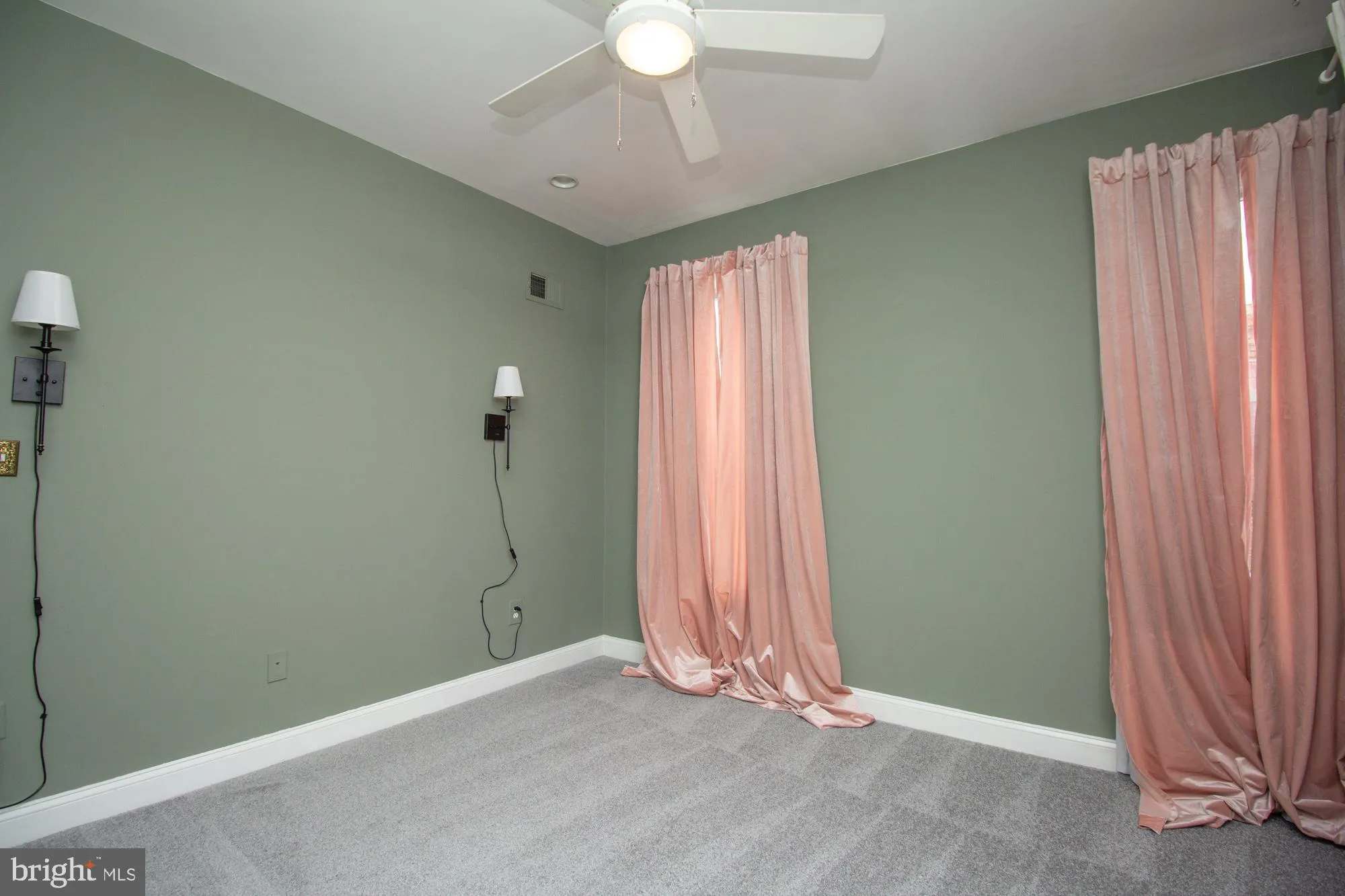 Philadelphia, Pennsylvania 19145, United States, 3 Bedrooms Bedrooms, ,1 BathroomBathrooms,Residential,Coming Soon,196736