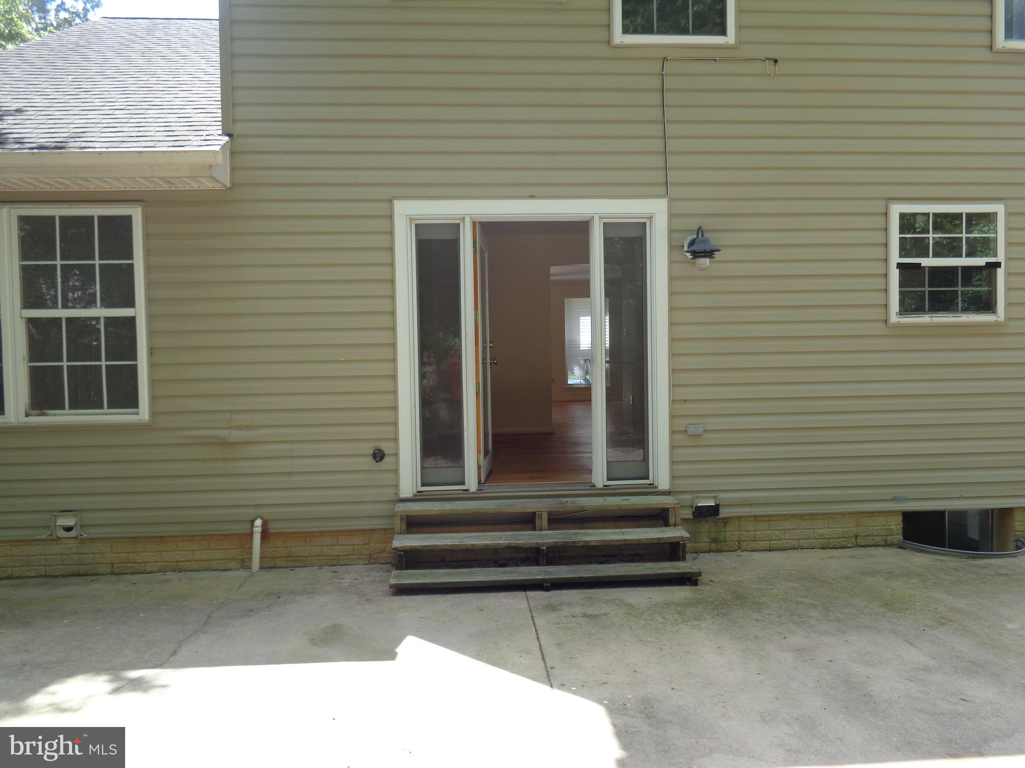 LAKE SHORE SUBDIVISION - Residential Lease