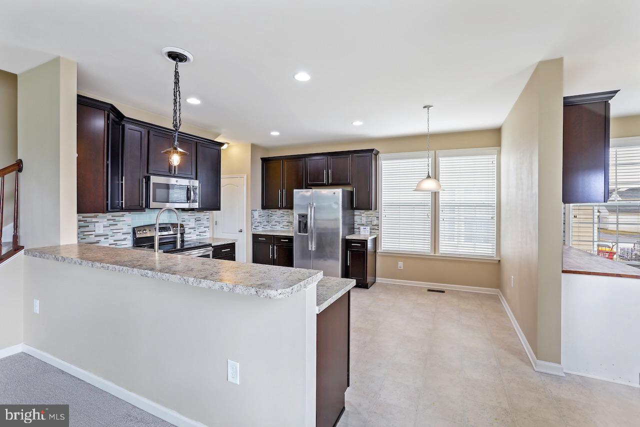 LAKELAND PLACE - Residential