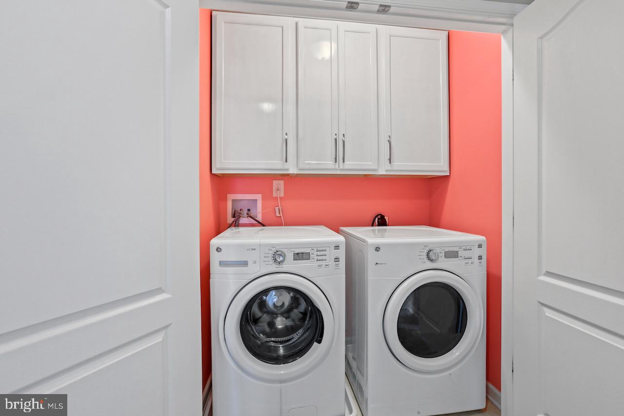 LAKELAND PLACE - Residential