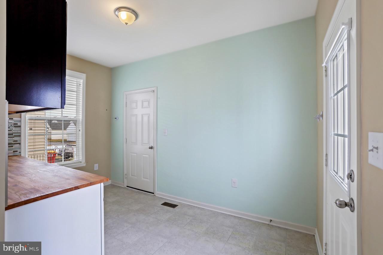 LAKELAND PLACE - Residential