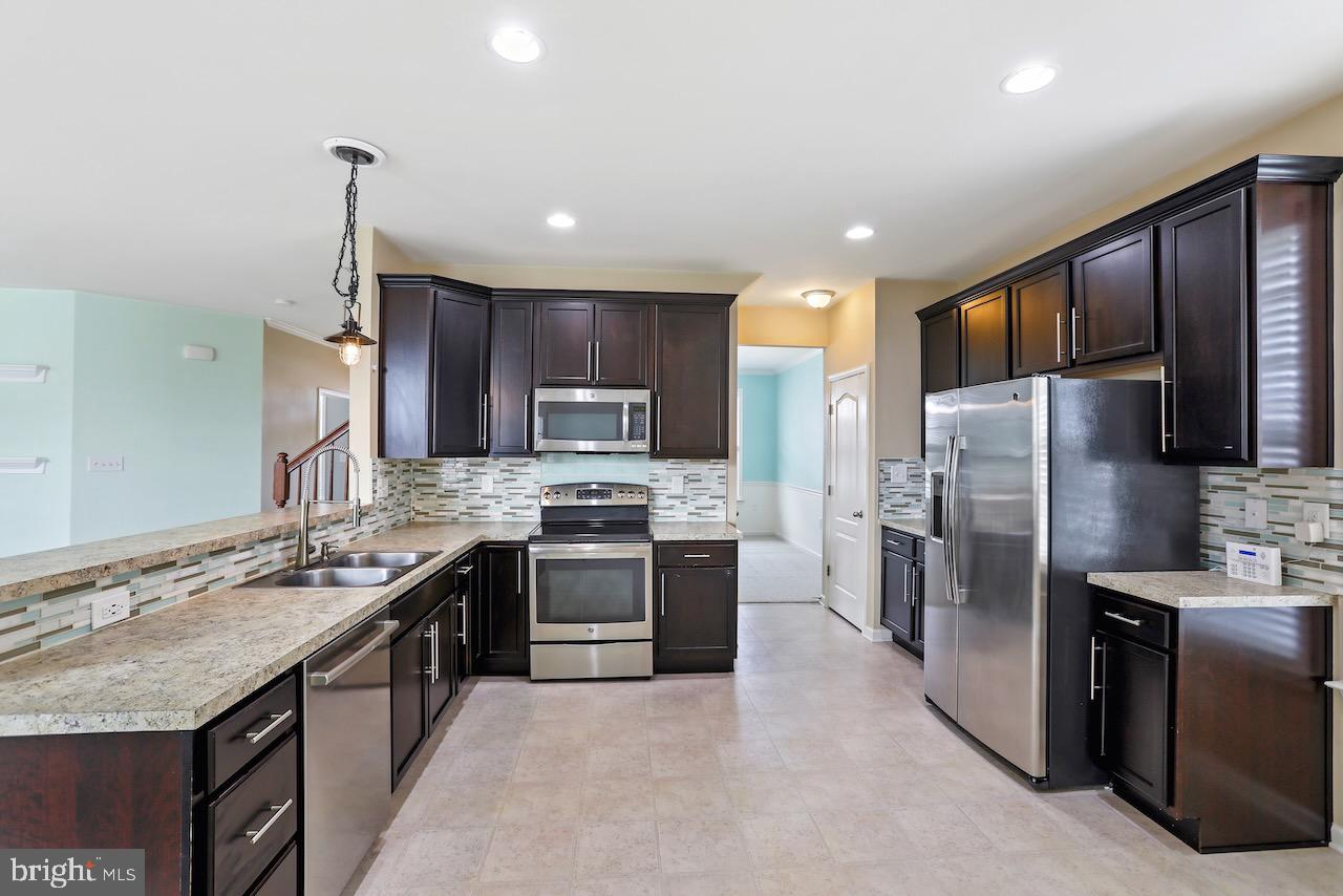 LAKELAND PLACE - Residential