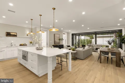 3277 Prospect Street NW, Washington, DC MLS: DCDC2230850