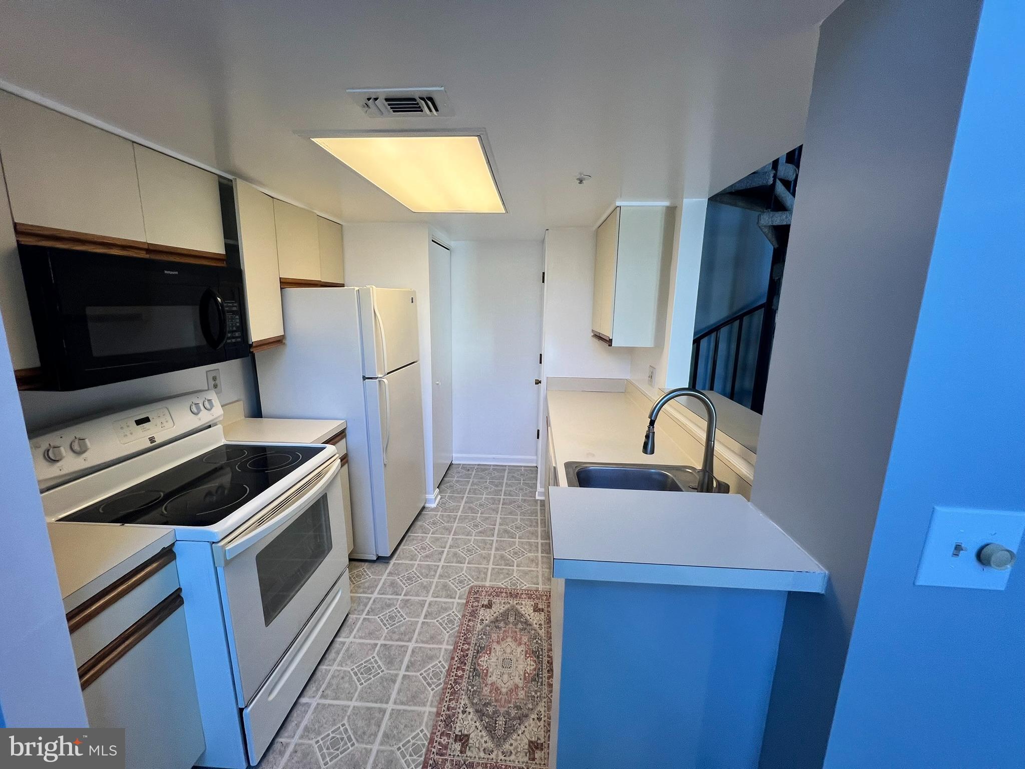 VISTAS AT LAKE ARBOR - Residential Lease