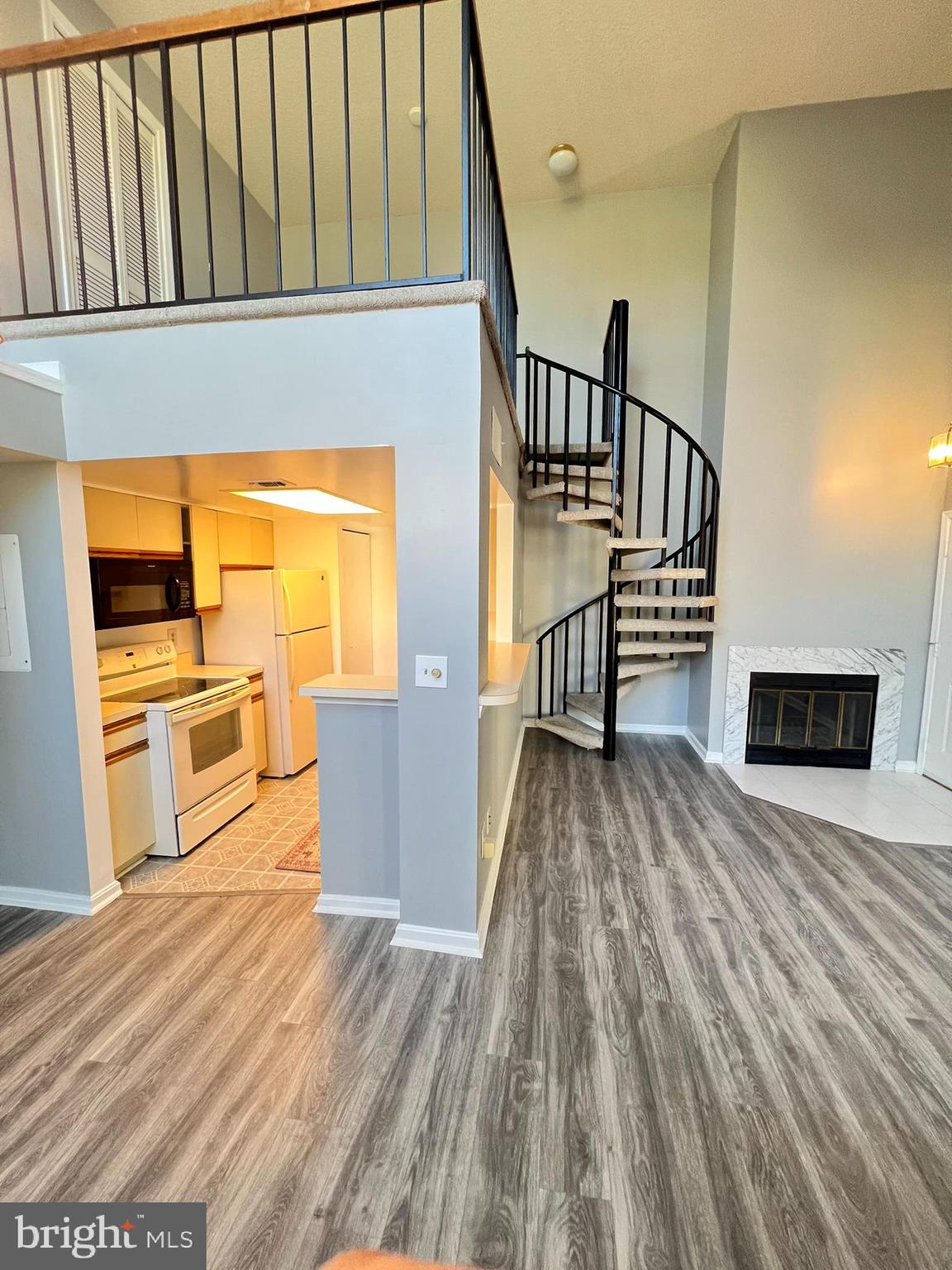 VISTAS AT LAKE ARBOR - Residential Lease