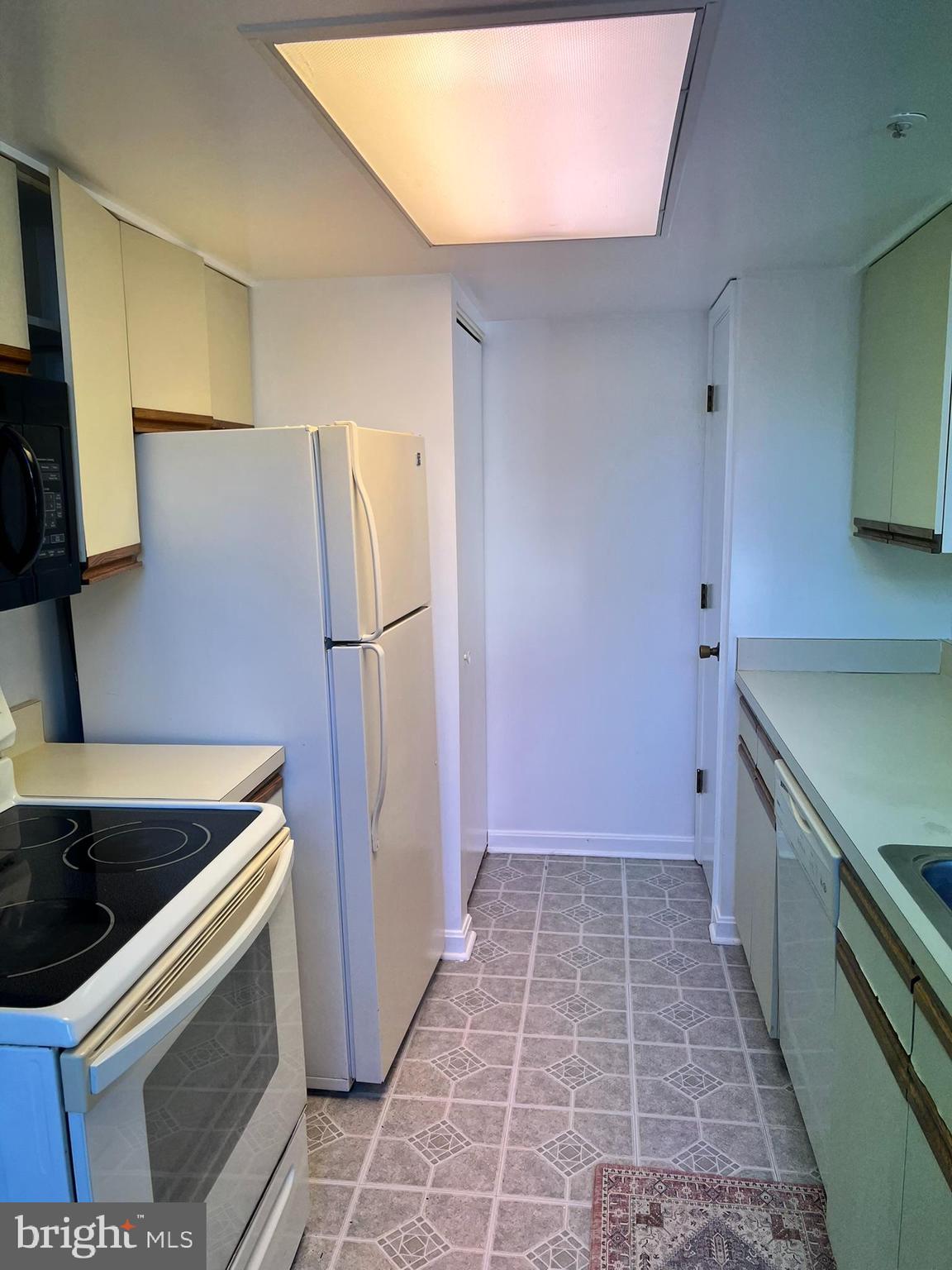 VISTAS AT LAKE ARBOR - Residential Lease