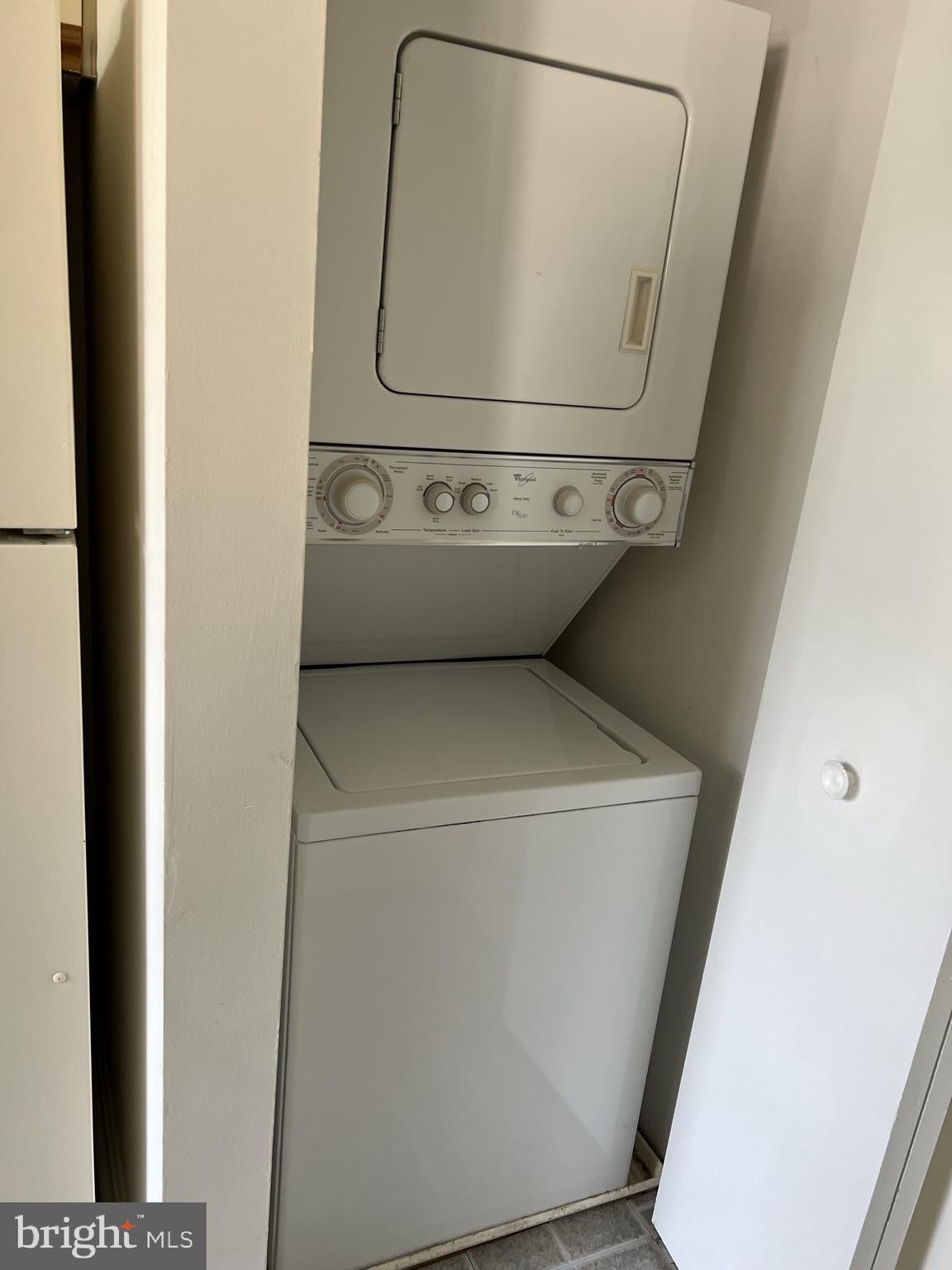 VISTAS AT LAKE ARBOR - Residential Lease