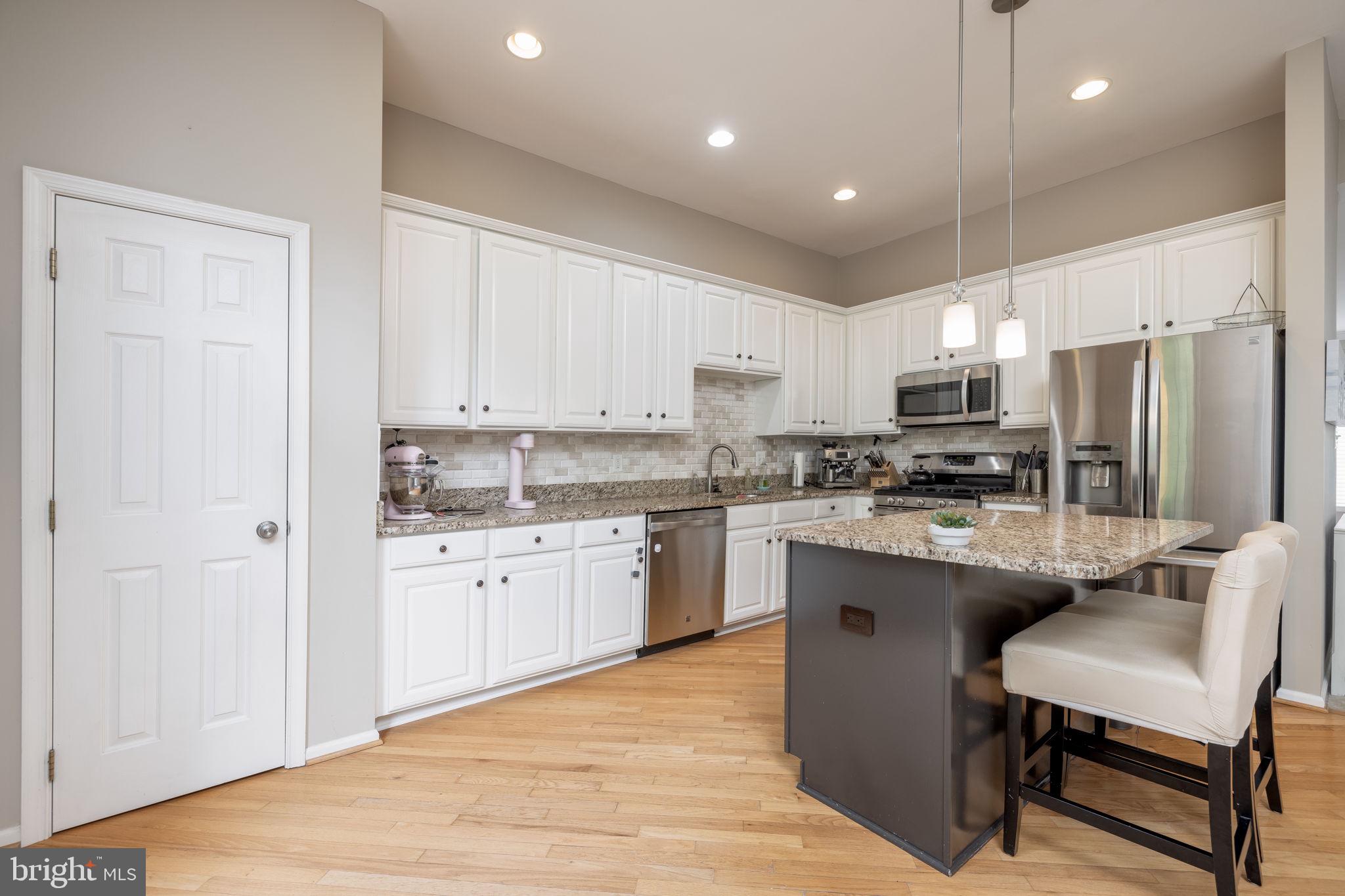 KINGSTOWNE - Residential Lease