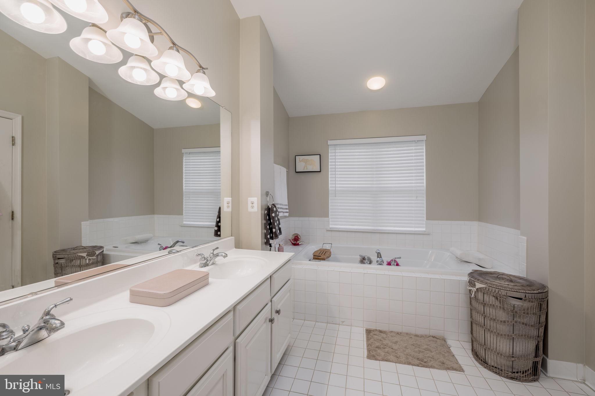 KINGSTOWNE - Residential Lease