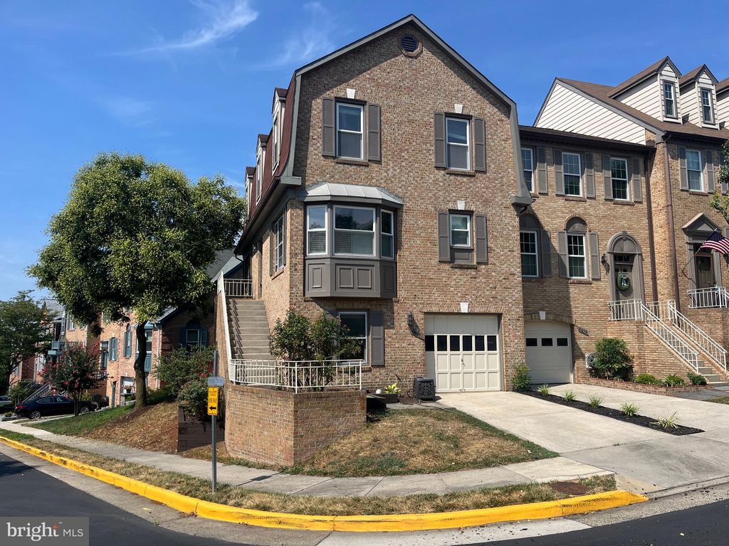 Photo of 6017 Cromwell Place, ALEXANDRIA, VA 22315 (MLS # VAFX2274480)