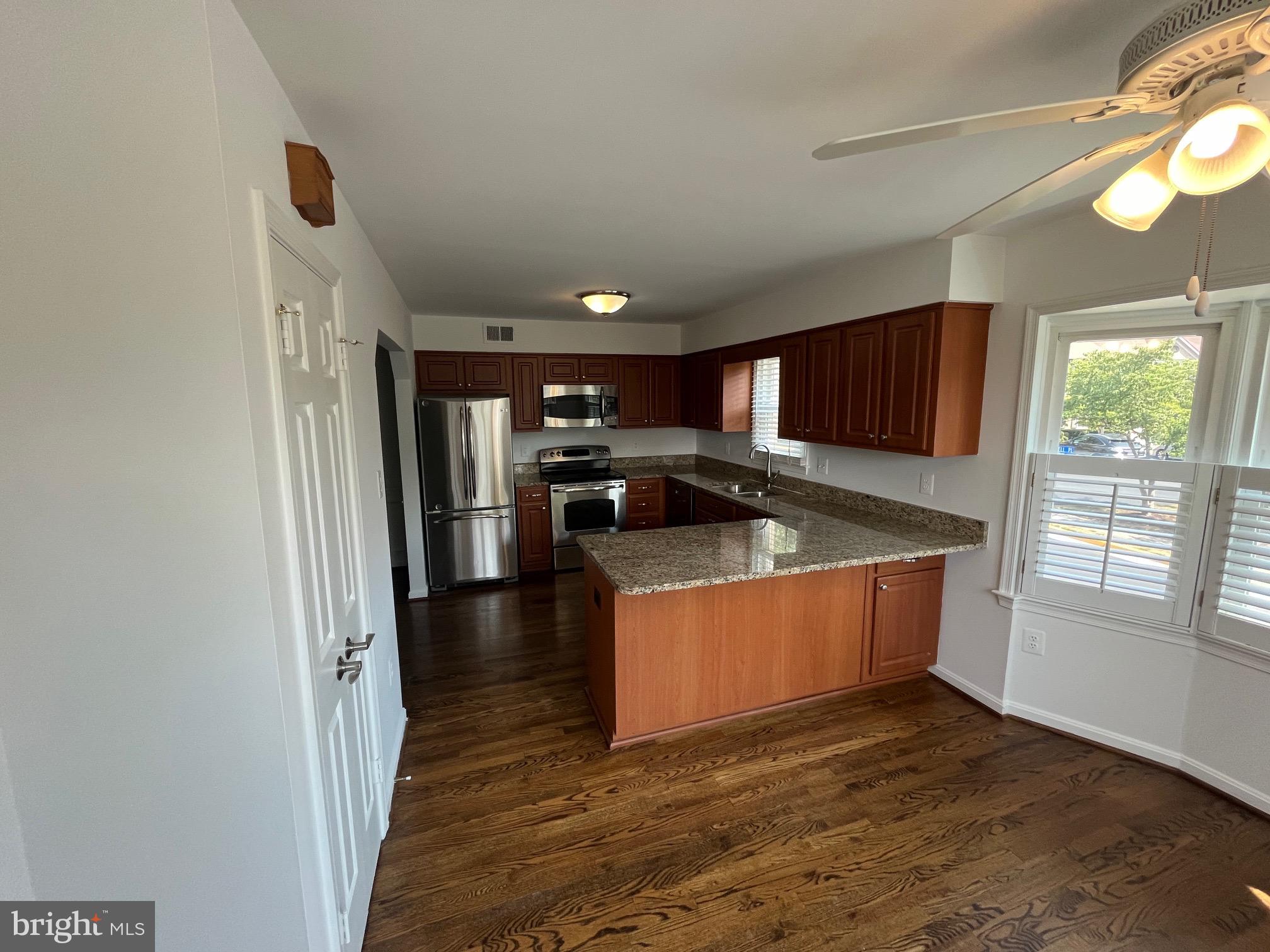 KINGSTOWNE - Residential Lease