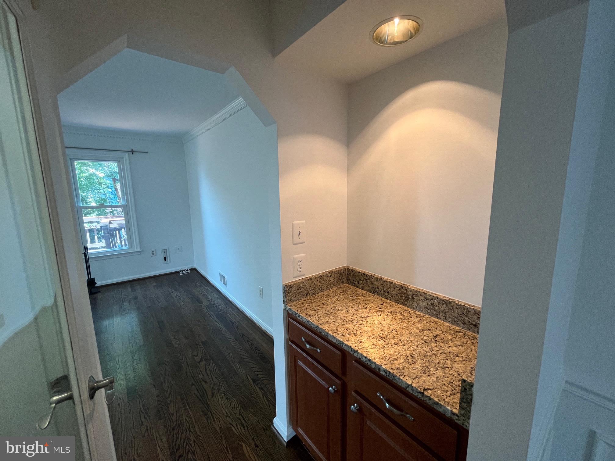 KINGSTOWNE - Residential Lease