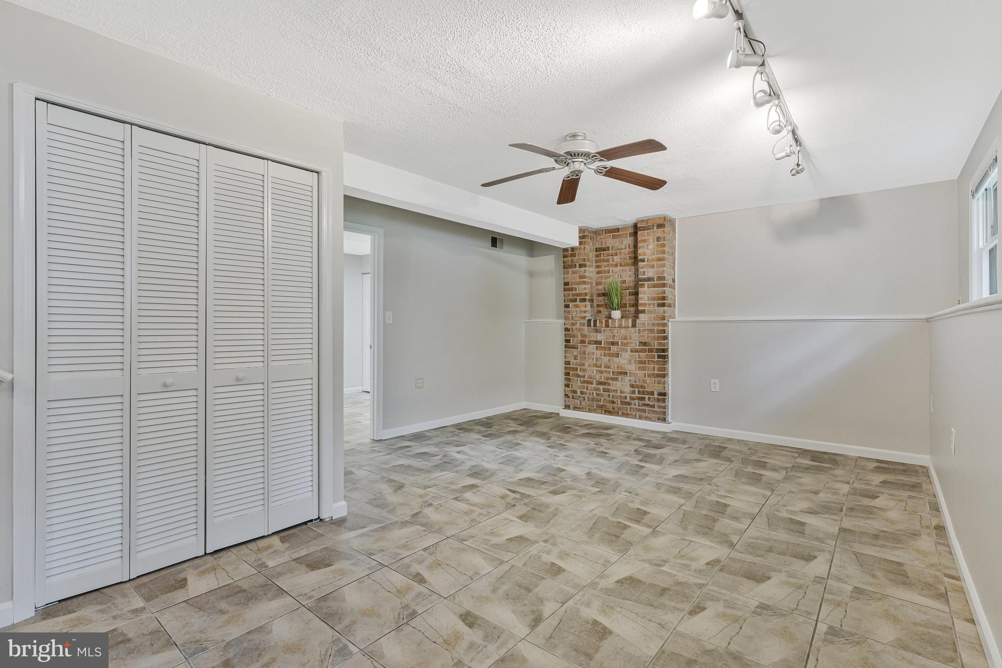 GLENBROOKE WOODS - Residential