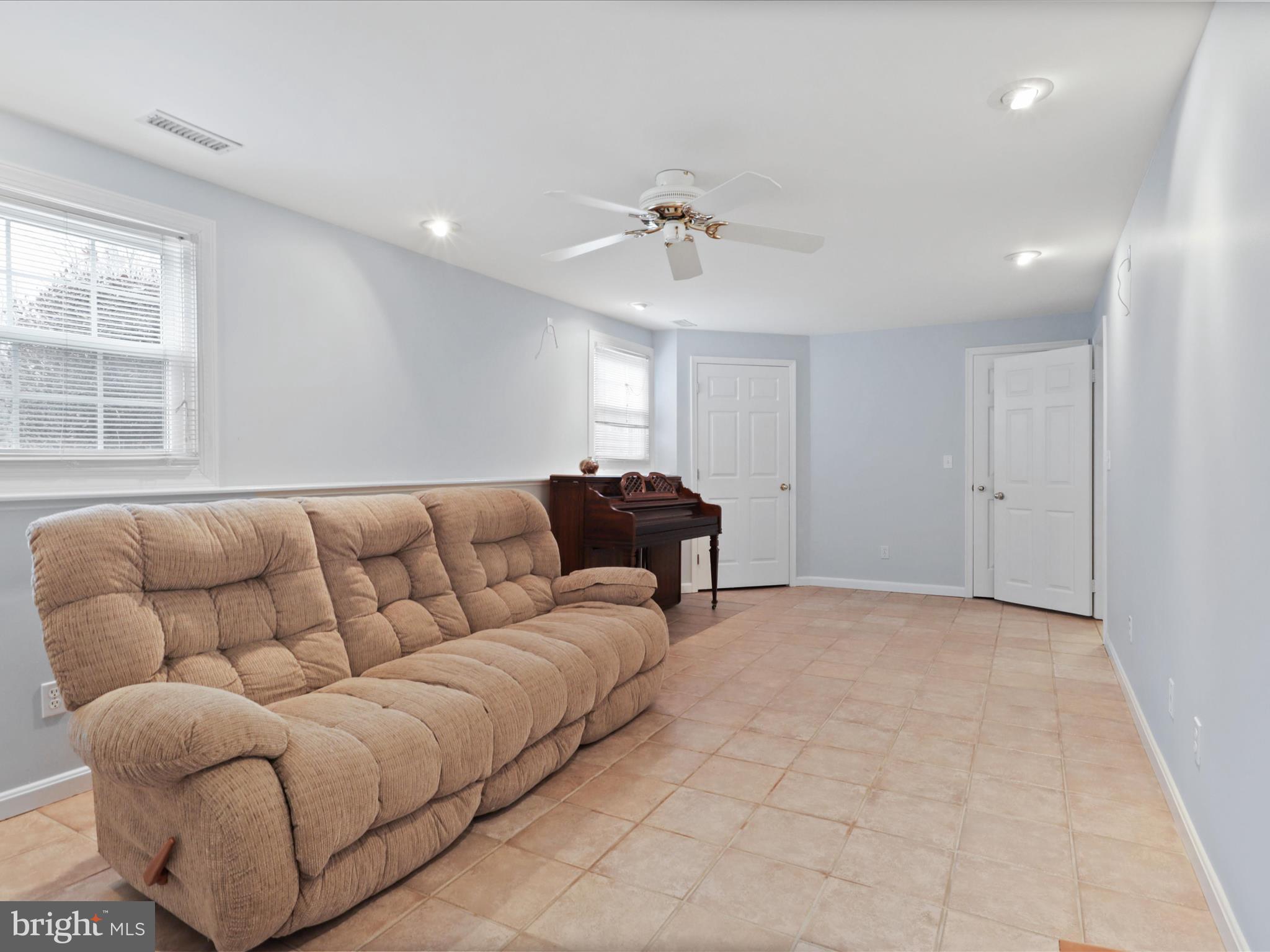 LAUREL RIDGE - Residential