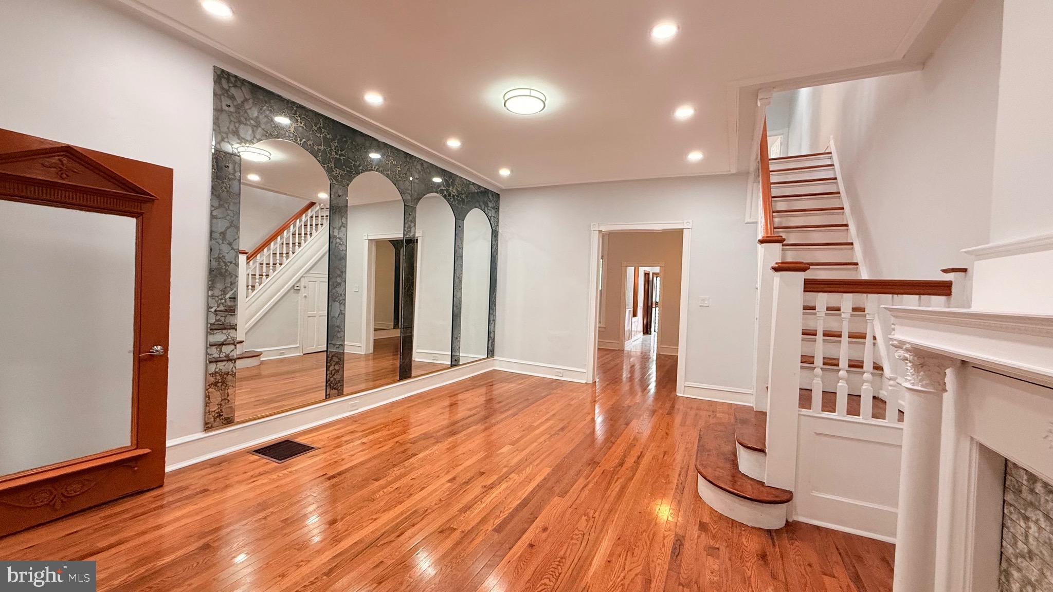 HUNTING PARK - Residential