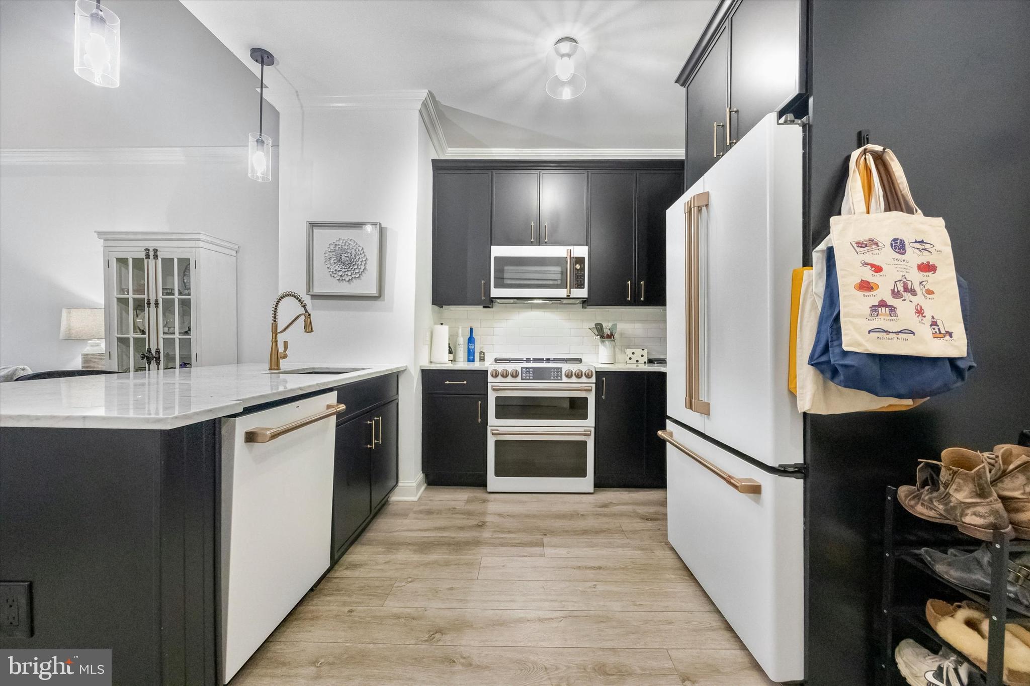 THE GRANDE AT RIVERVIEW - Residential