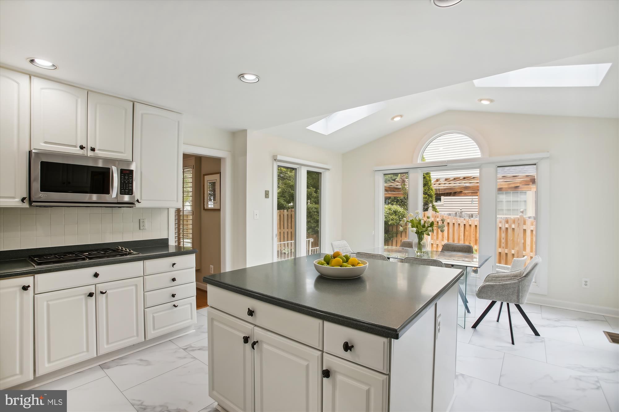 MADRILLON ESTATES - Residential