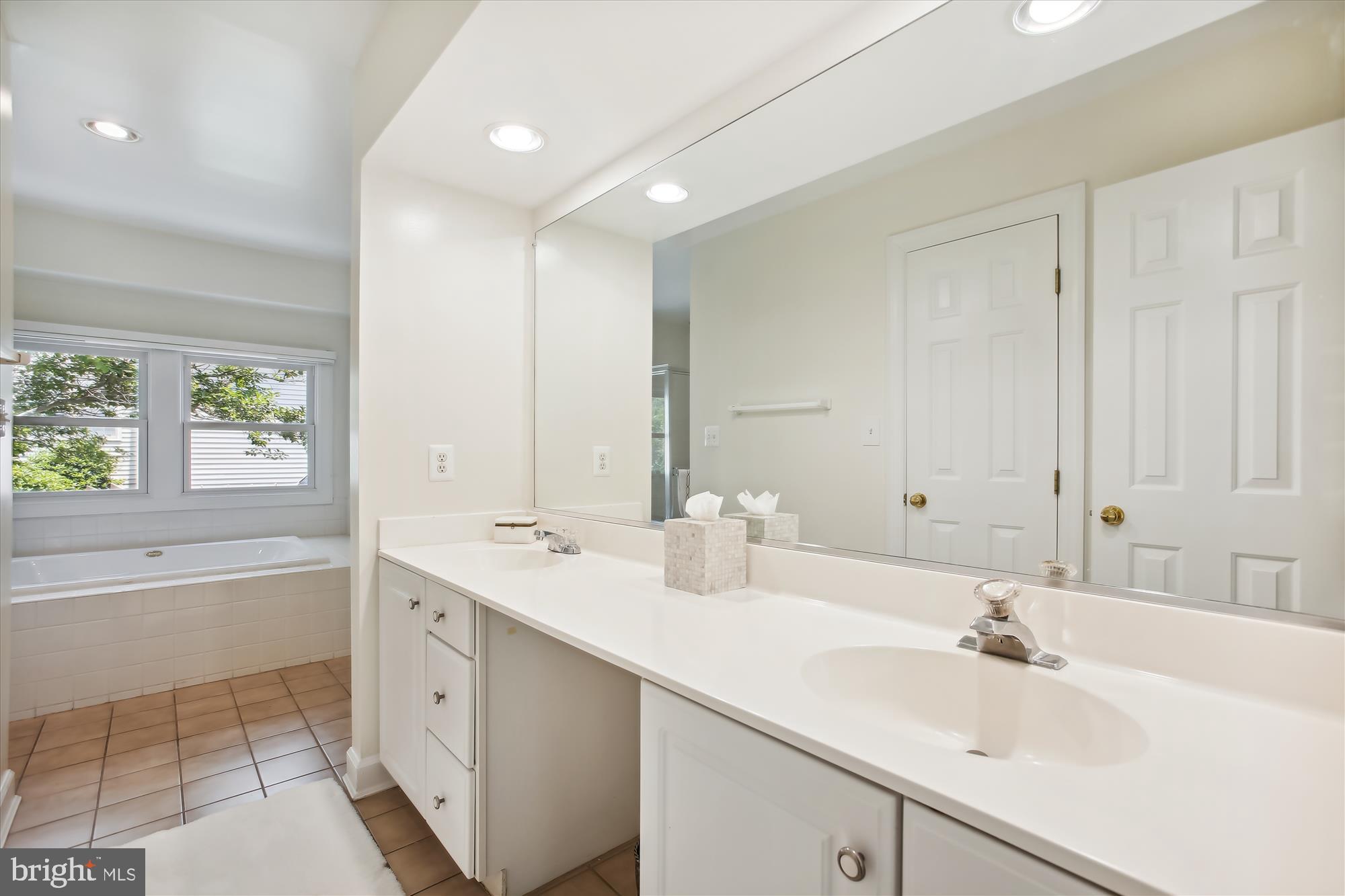 MADRILLON ESTATES - Residential