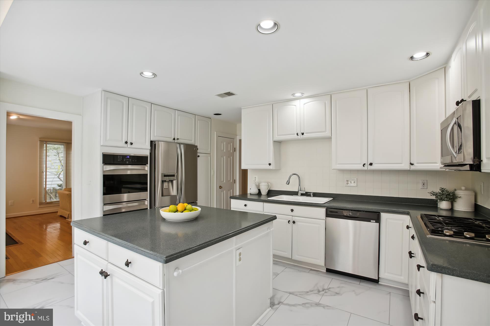 MADRILLON ESTATES - Residential