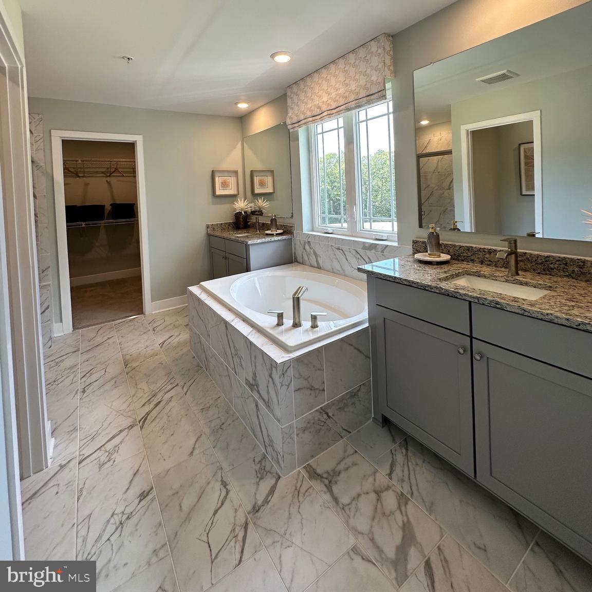 ST CHARLES - Residential