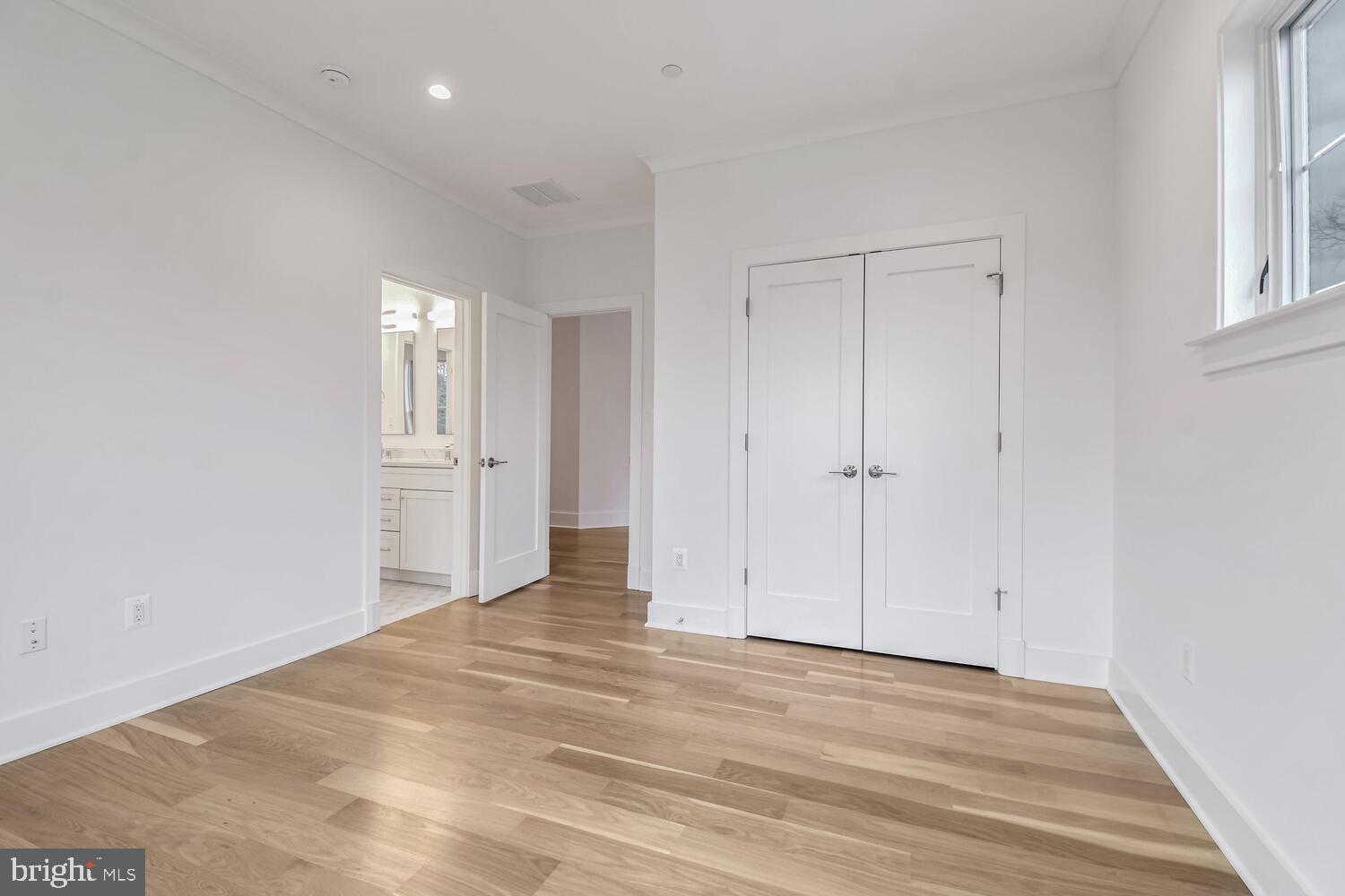 BRADLEY WOODS - Residential