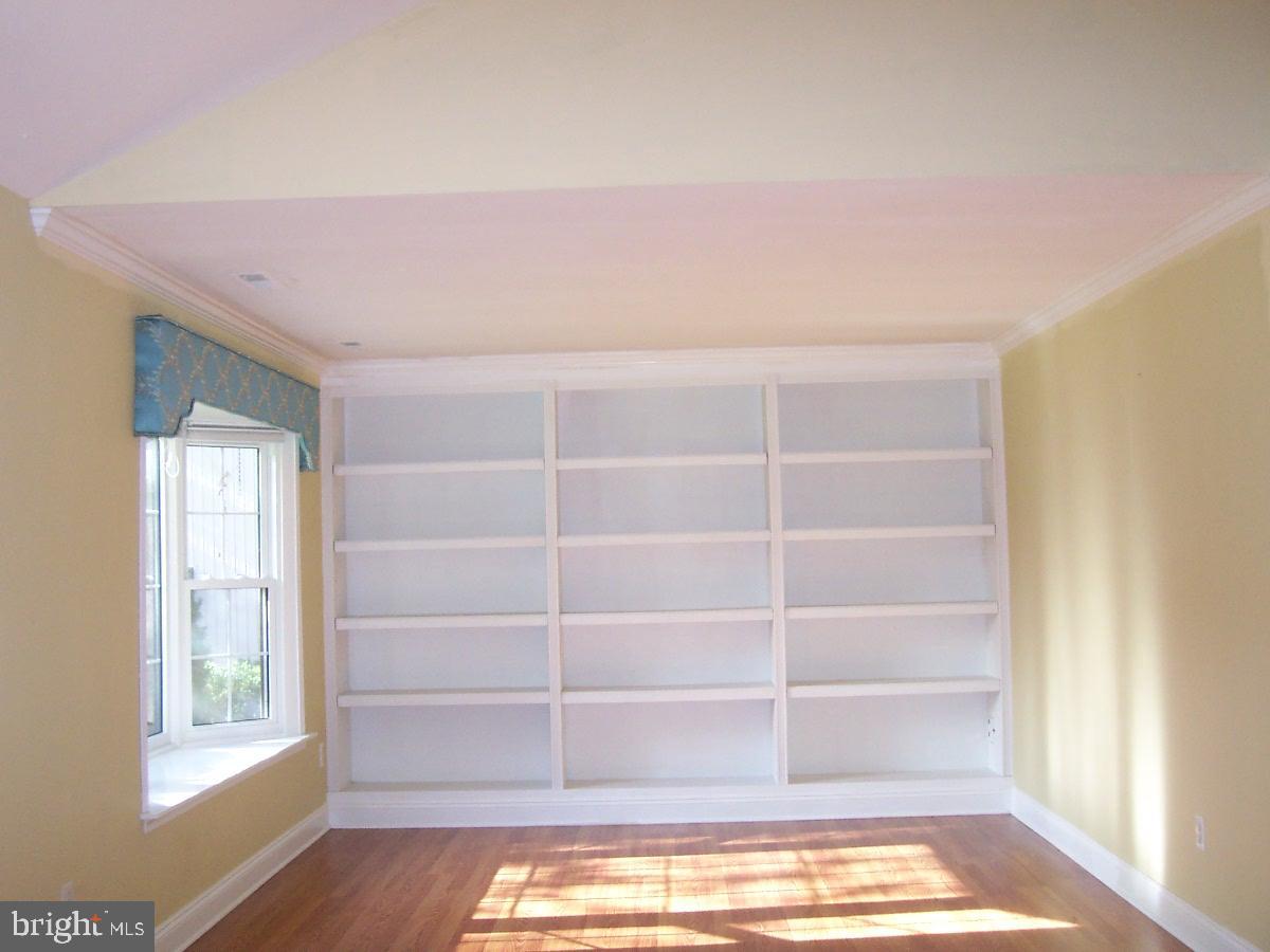 35 N TURNBERRY DRIVE