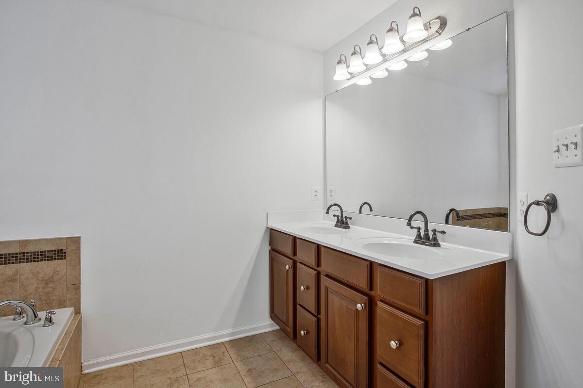 RICHFIELD STATION VILLAGE - Residential