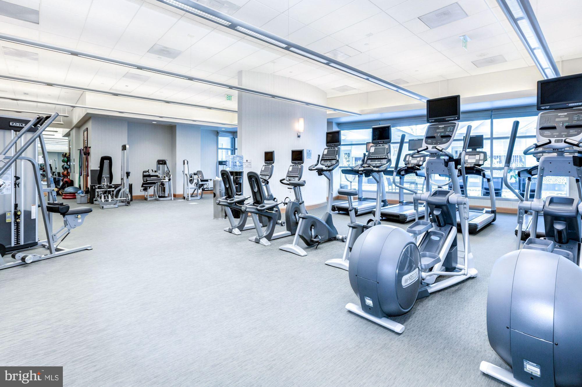 TURNBERRY TOWER - Residential