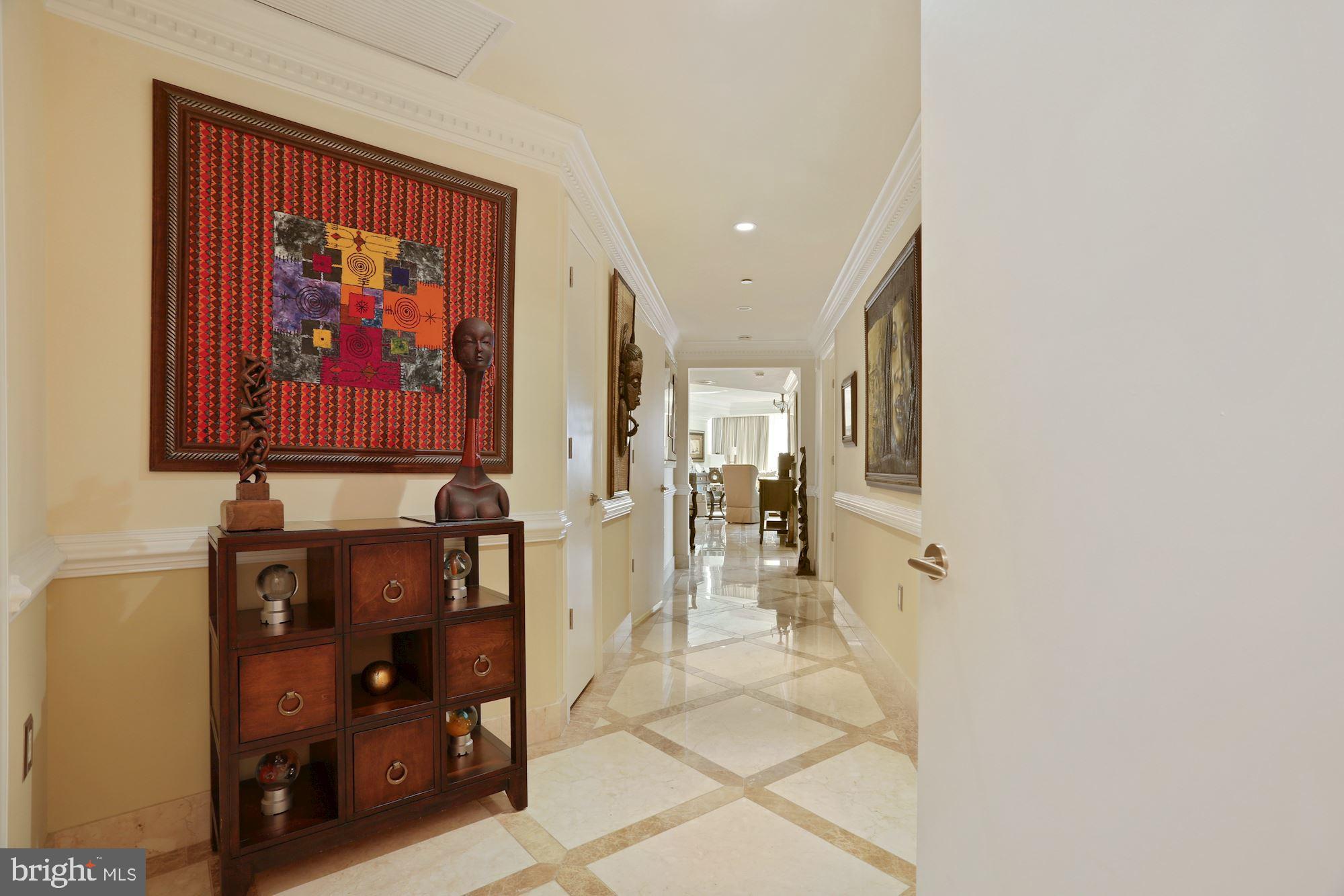 TURNBERRY TOWER - Residential