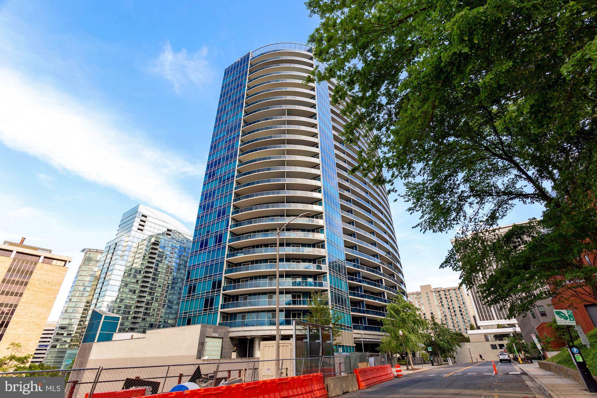 TURNBERRY TOWER - Residential