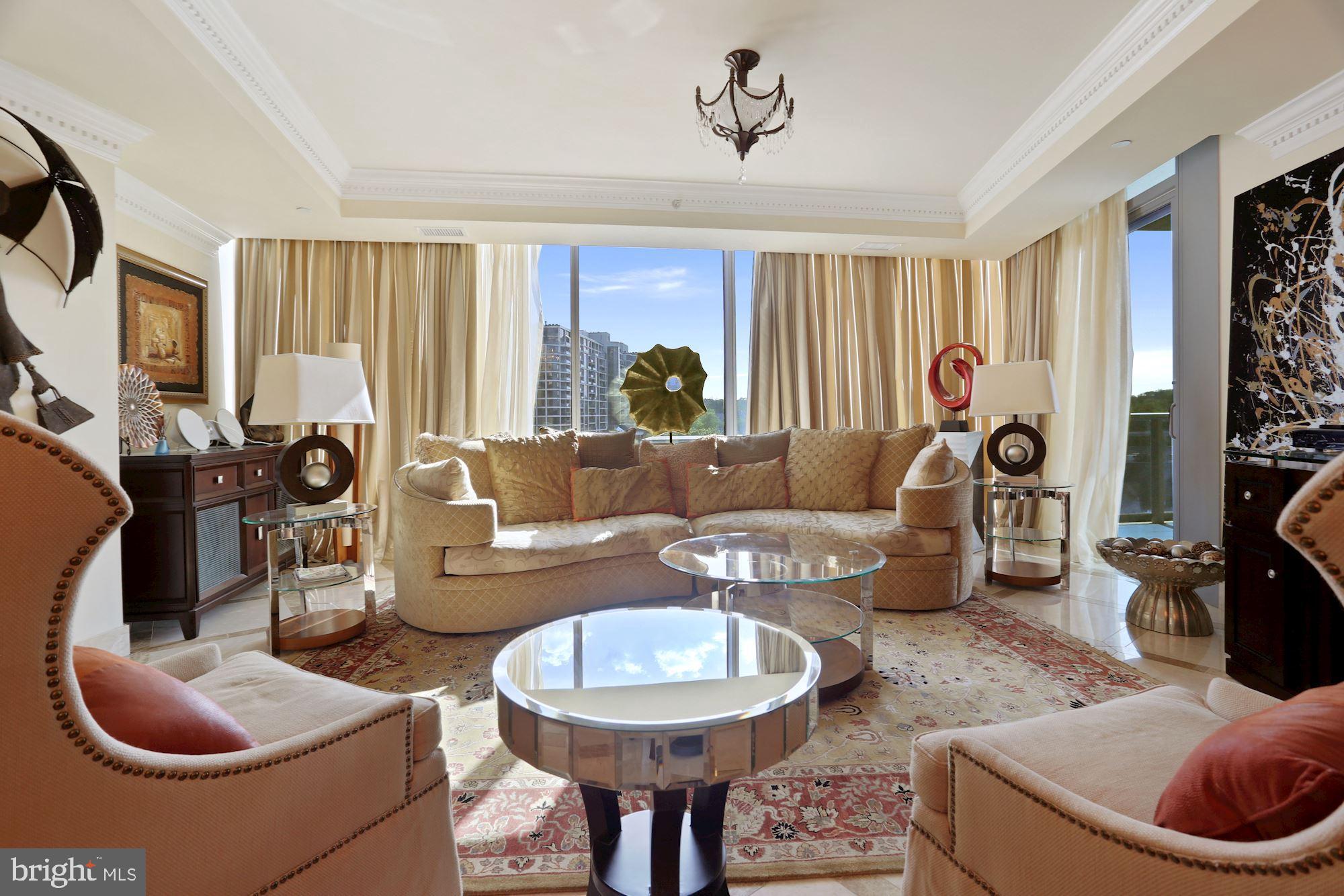 TURNBERRY TOWER - Residential