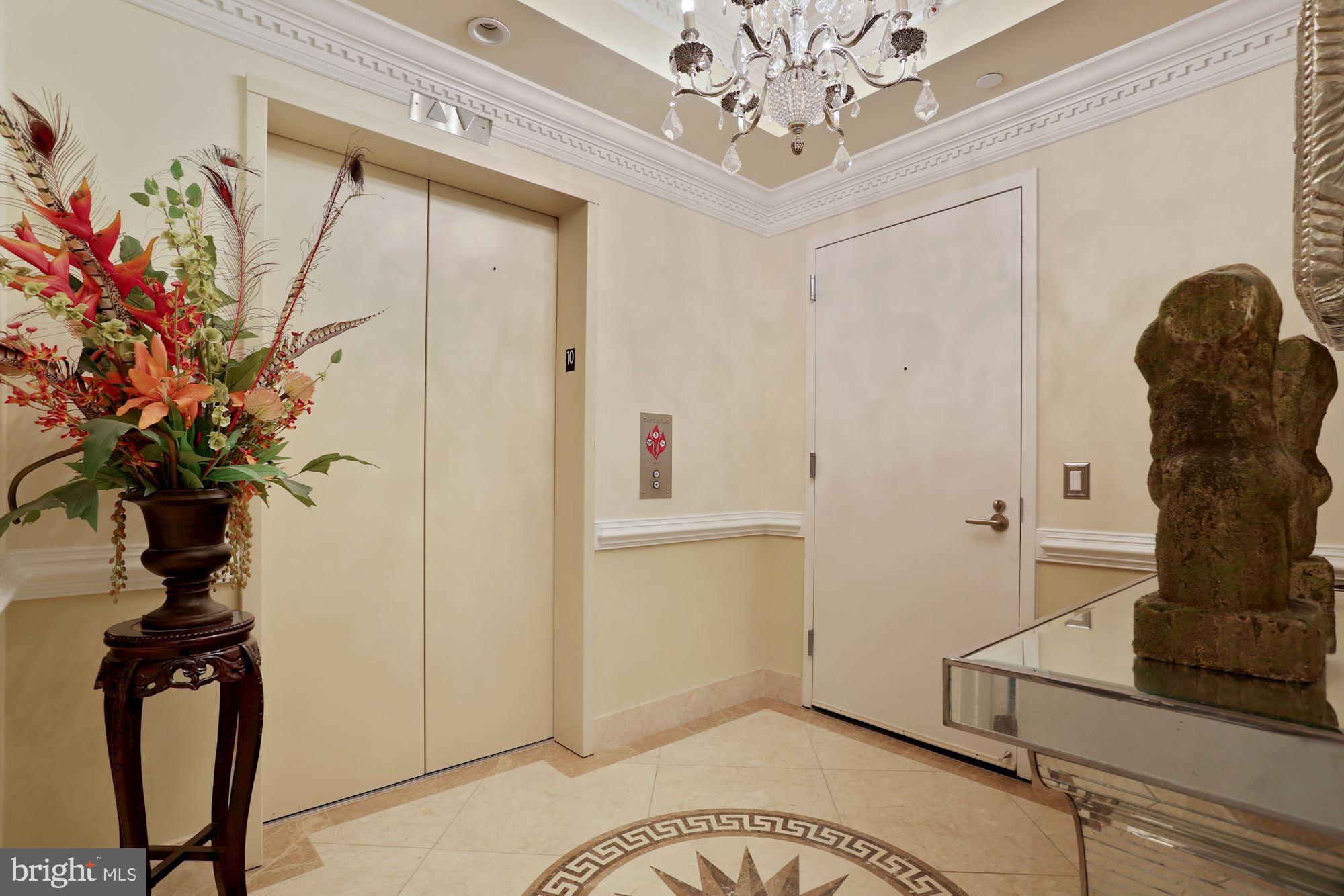 TURNBERRY TOWER - Residential