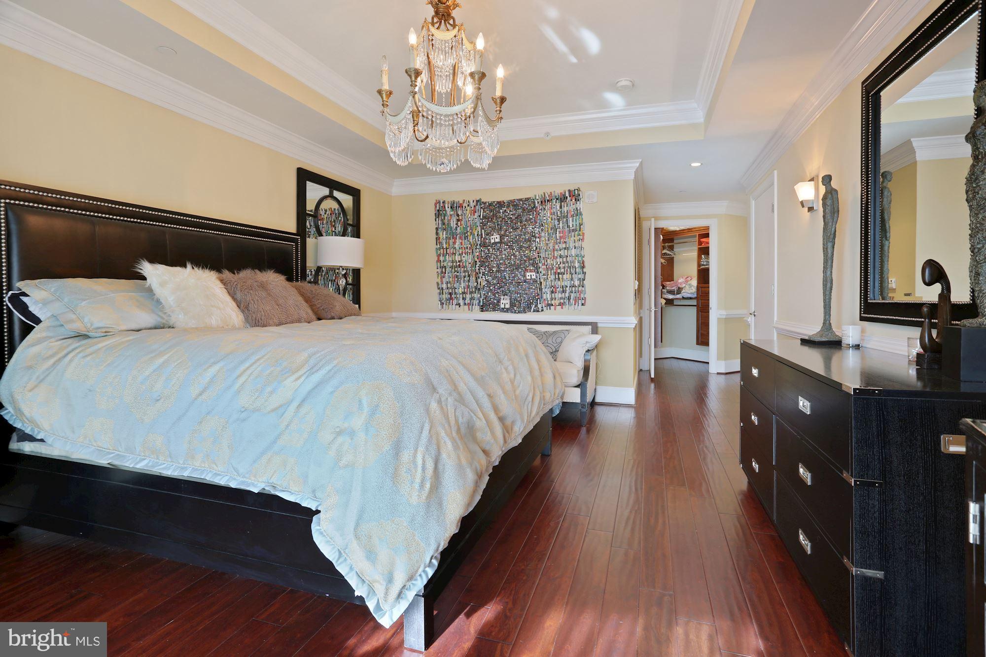 TURNBERRY TOWER - Residential